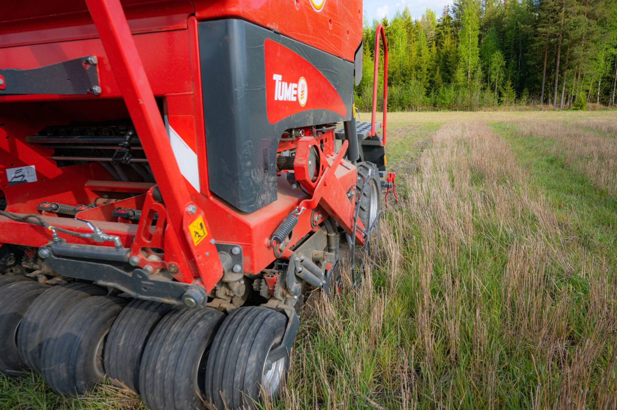 Nova Combi close up photo in standing pasture