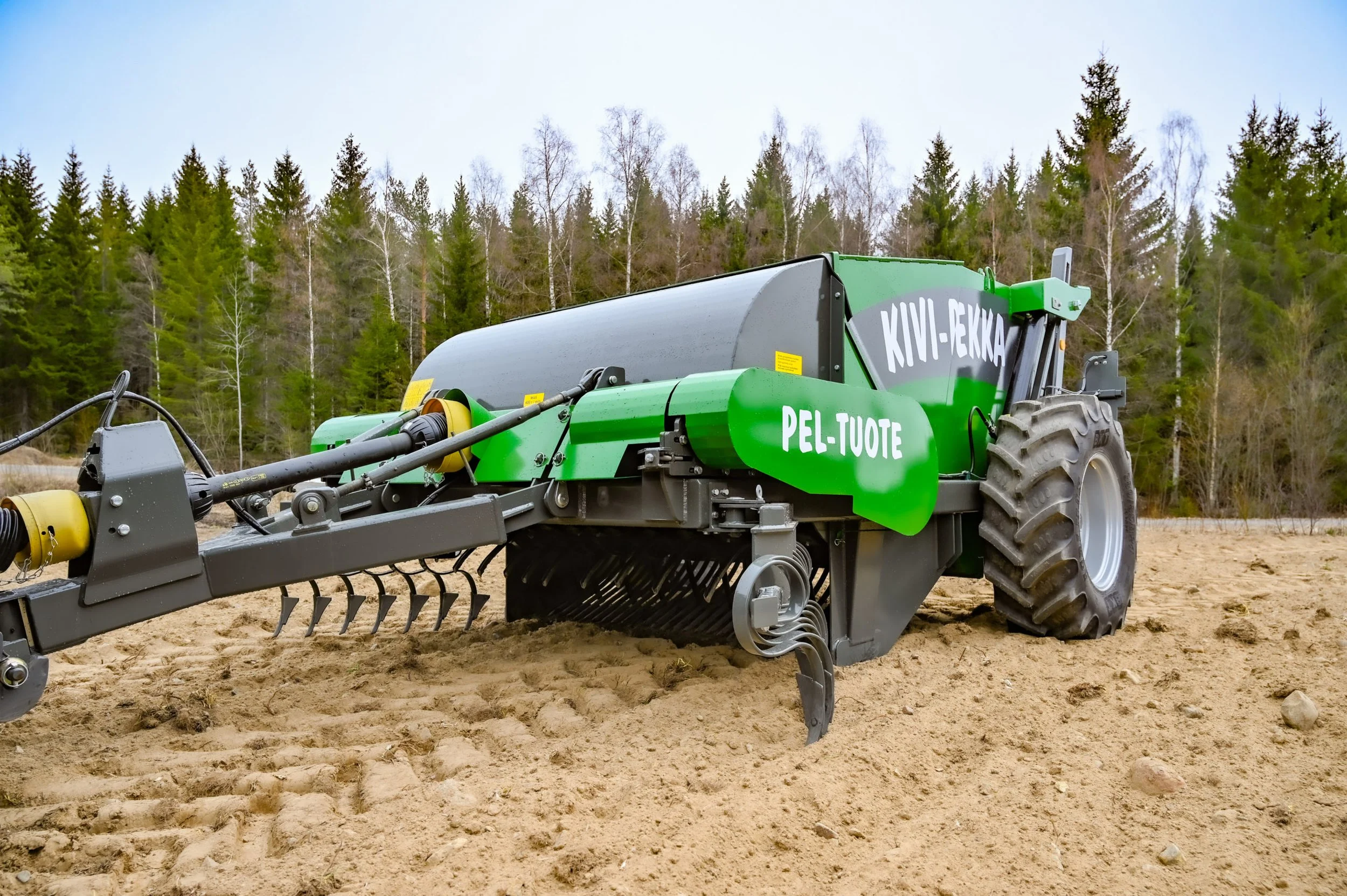 Kivi Pekka 3.3 on display in a paddock ready for picking