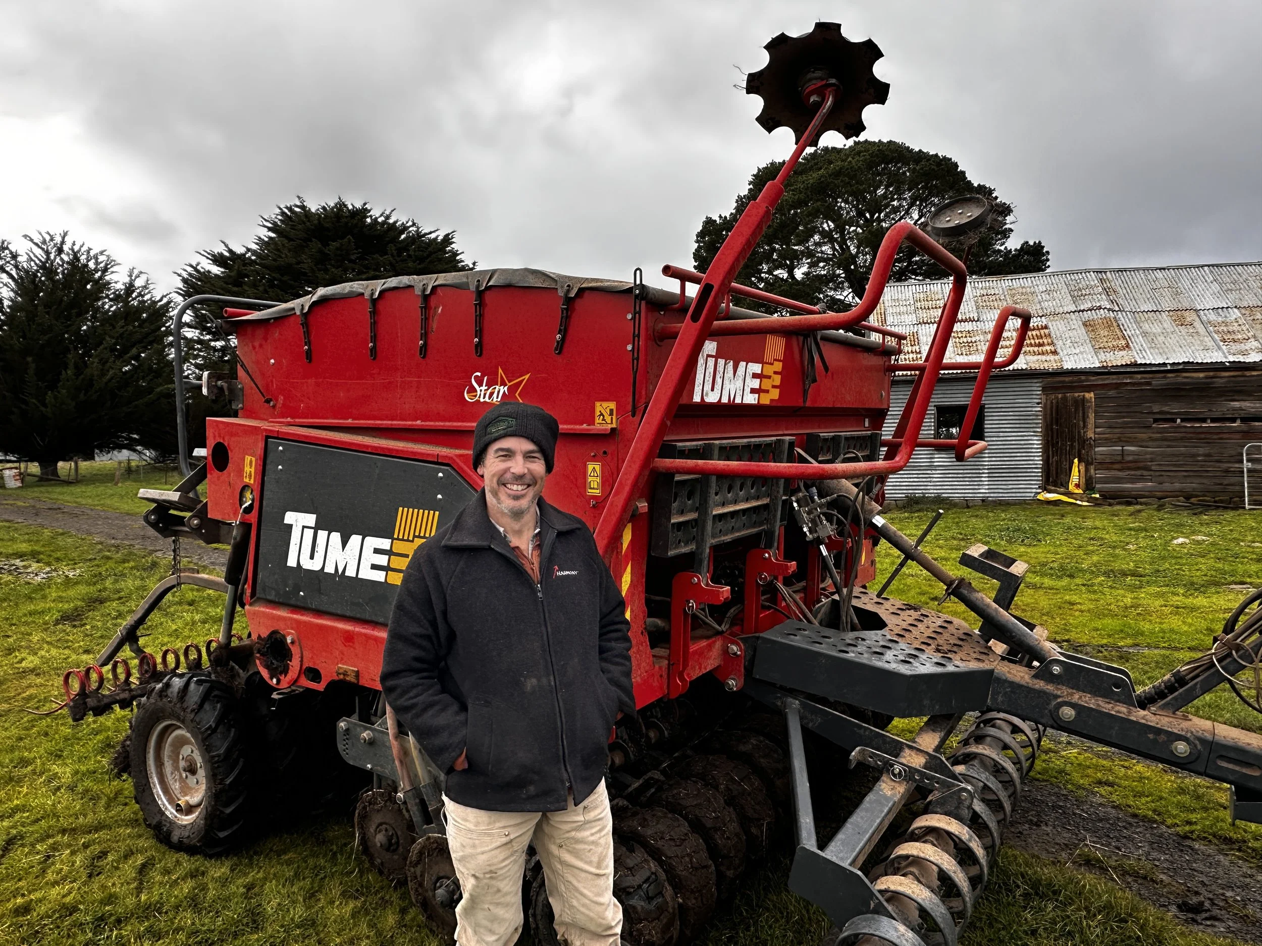 Testimonial of Andrew Hoopell in front of his Tume NC3000 Seed drill.  Talking about how strong, simple and accurate this drill is.