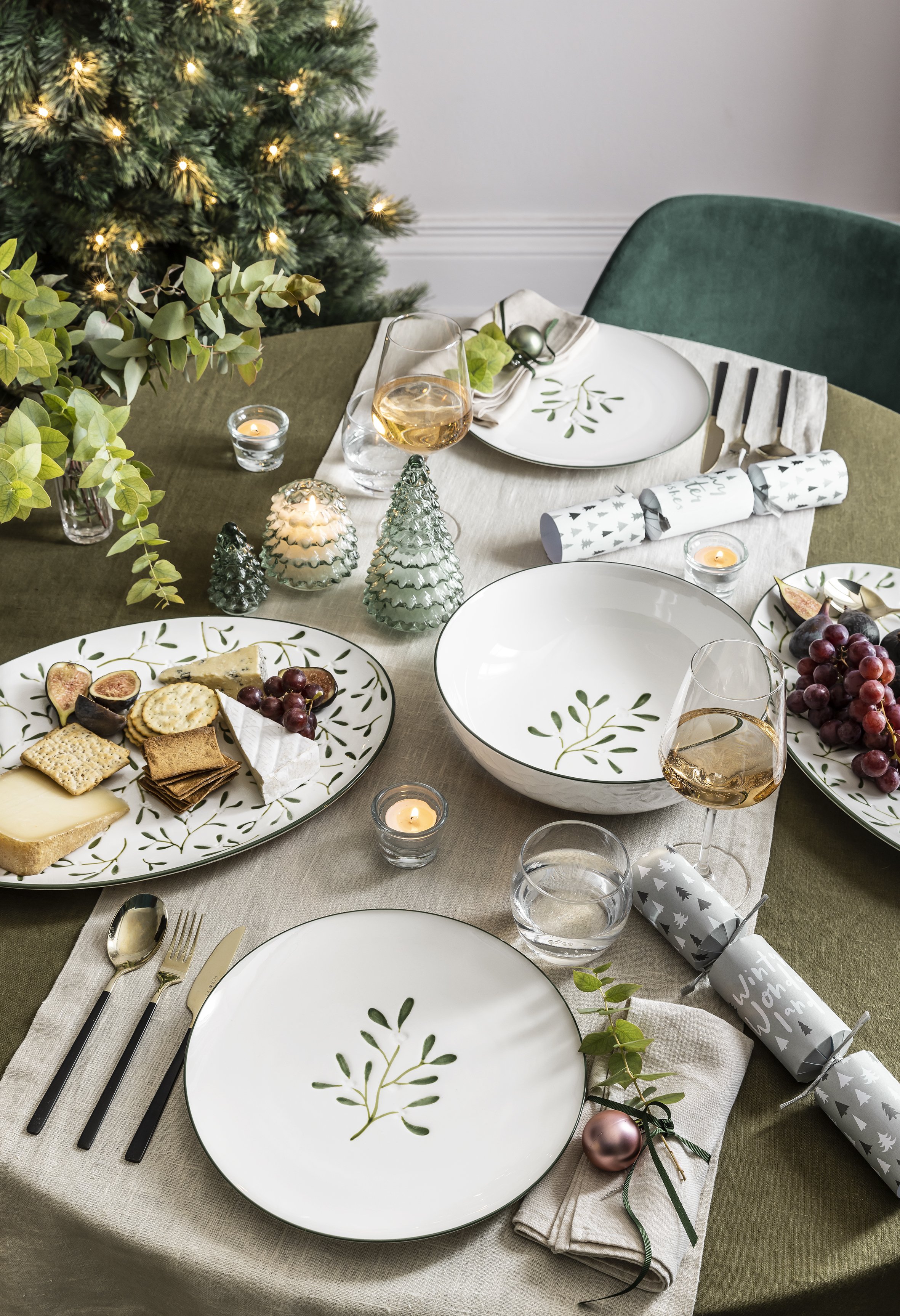 Tesco Christmas - Frosty Tableware.jpg