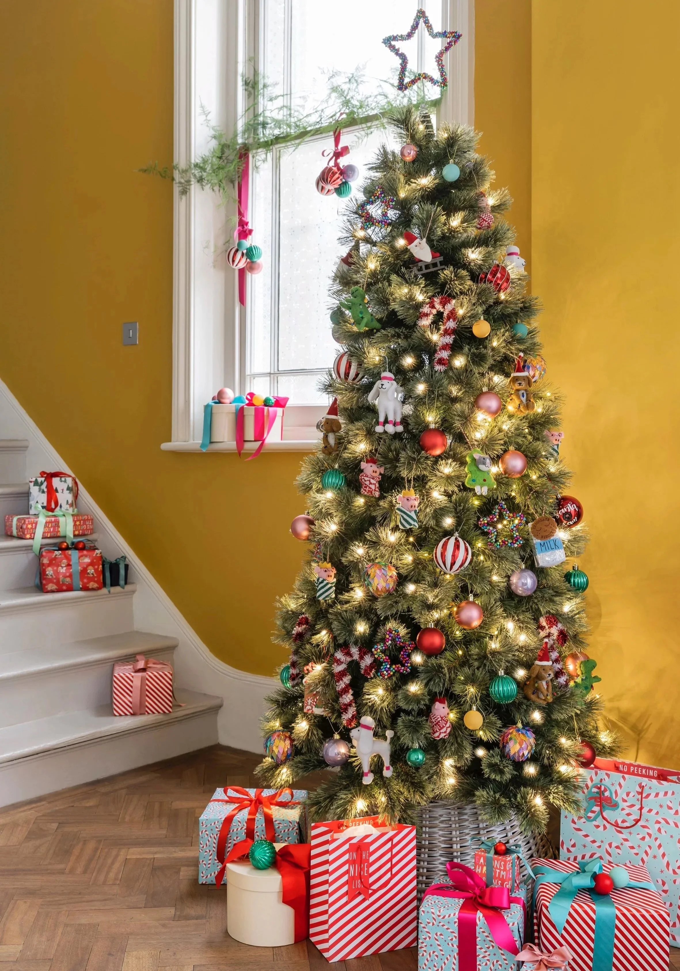 Joyful_Christmas_Tree.jpg