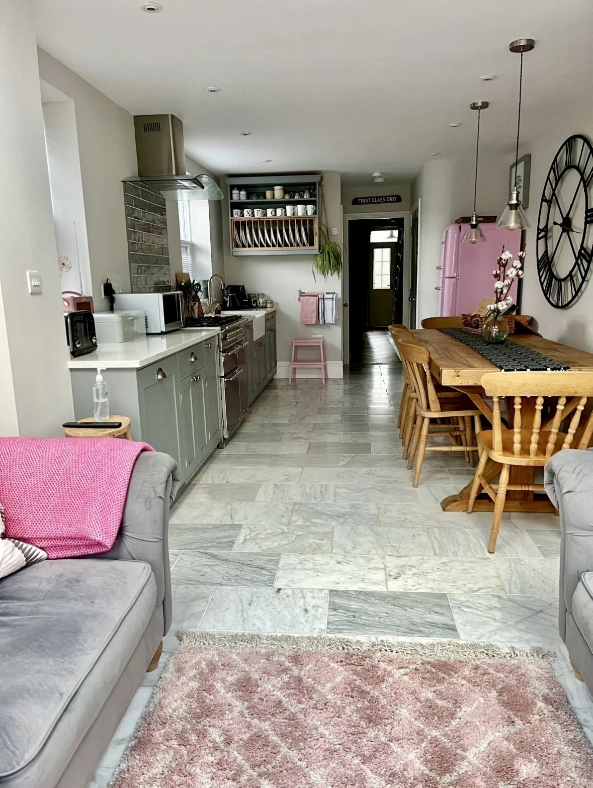 Kitchen 02.jpeg