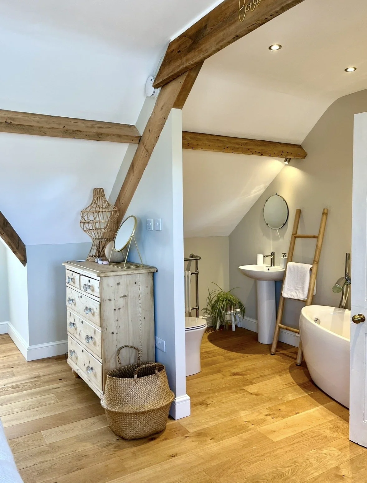 Master Suite 05.jpeg