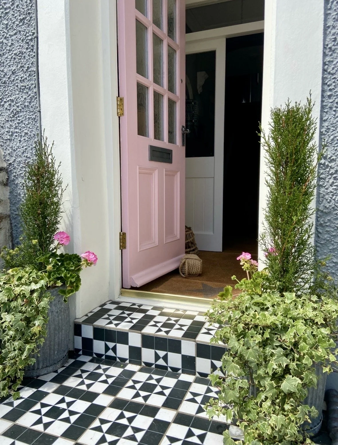 Pink Door at 54 03.jpeg