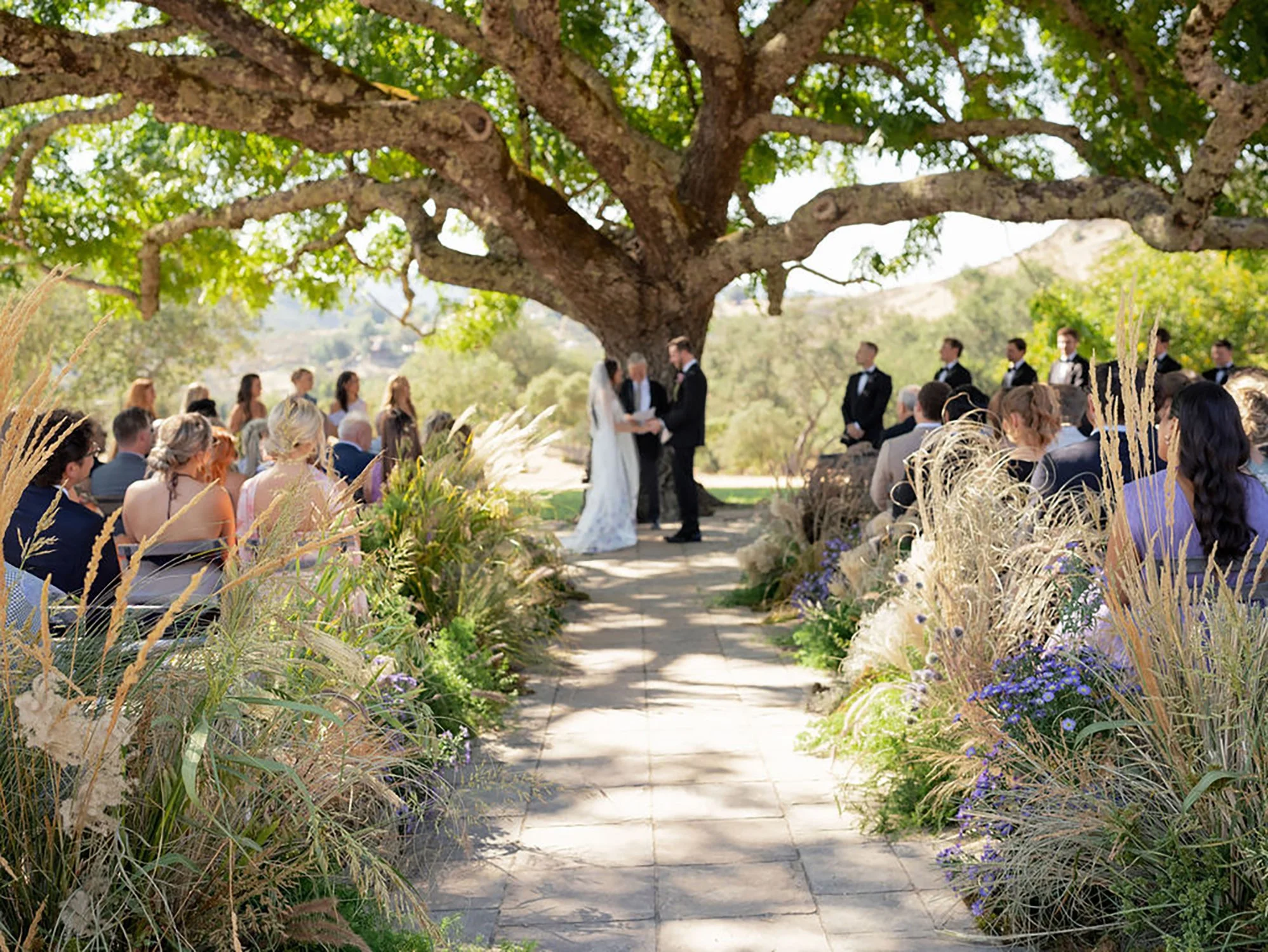 eco friendly floral design sustainable wedding flowers foam free arrangements local flower sourcing garden inspired wedding florals rustic and modern aesthetic slow flowers movement