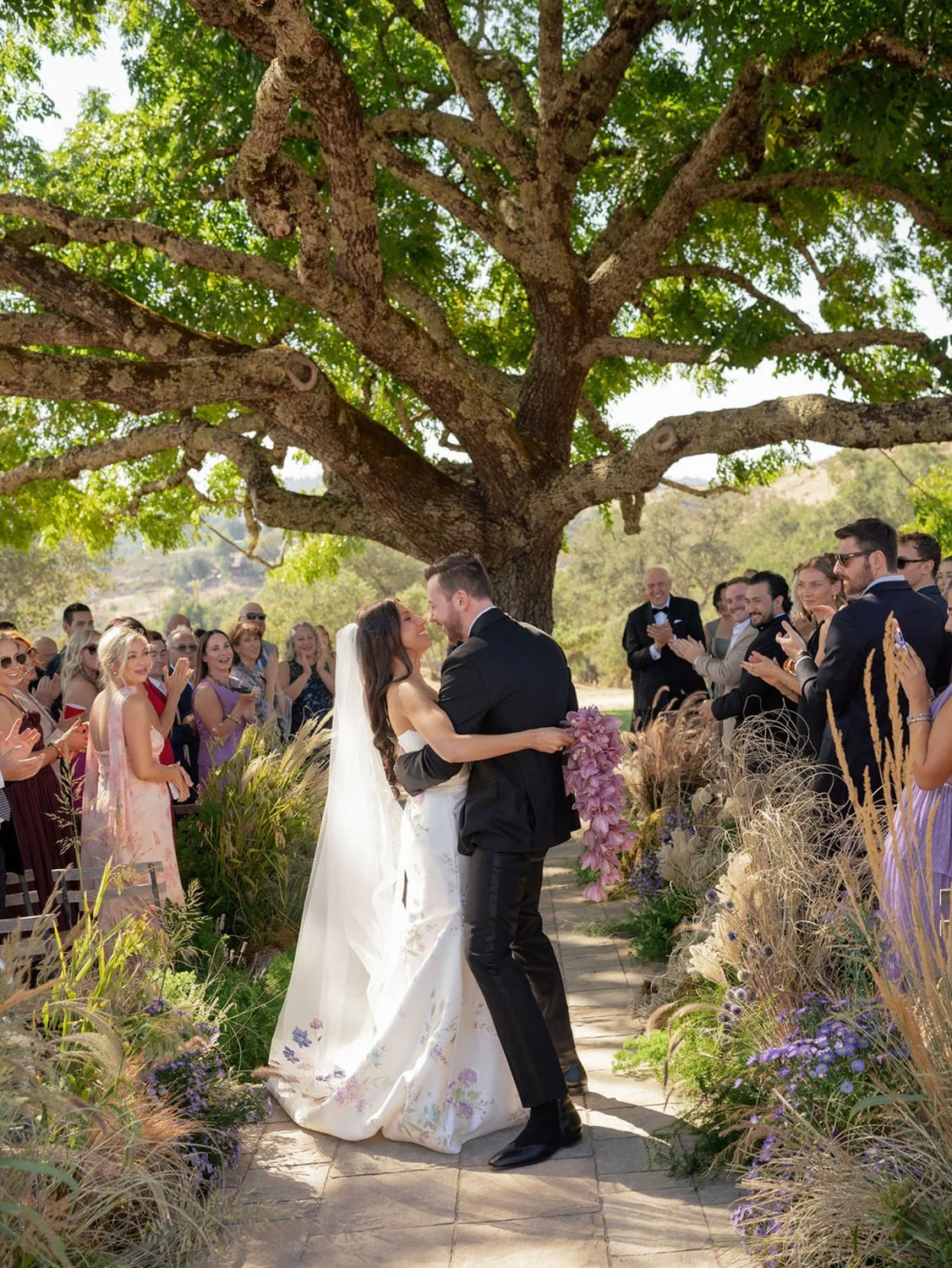 grassy-ceremony-aisle-wedding-rustic-vintage-ethereal-floral-design-florist-art-modern-eclectic-traditional