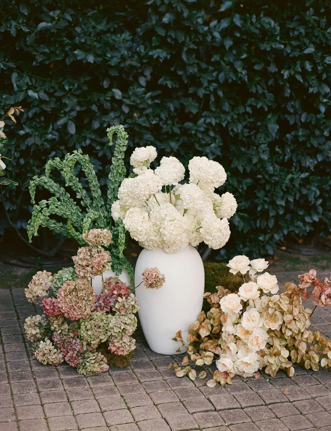 san francisco wedding florist floral design studio bridal bouquets wedding ceremony flowers modern ikebana inspired arrangements sculptural centerpieces creative event styling Napa Sonoma Bay Area