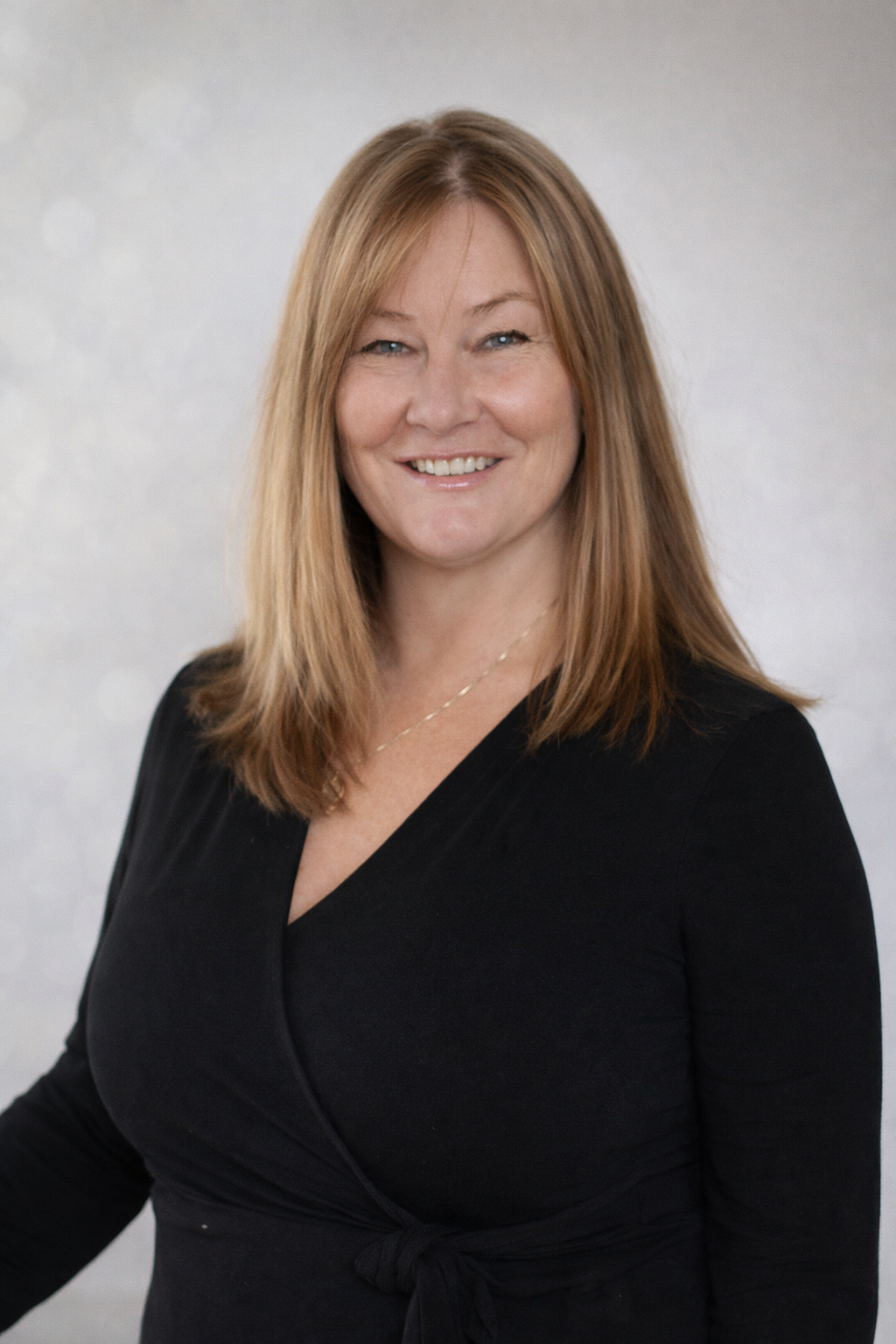 Författare Adrienne Bönnelyche, Cladd Förlag