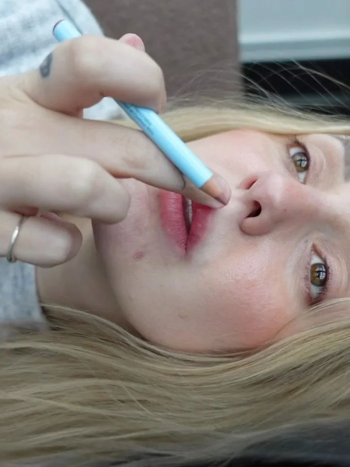 winter lip combos from @farahomidibeauty 

a nude lip, berry lip, and classic red lip for cool toned makeup 

luxury makeup for everyday glam 

video 1: nude 1 and doux 
video 2: holiday 1 and riche 
video 3: red 2 and velvet 

cool girl makeup, wint