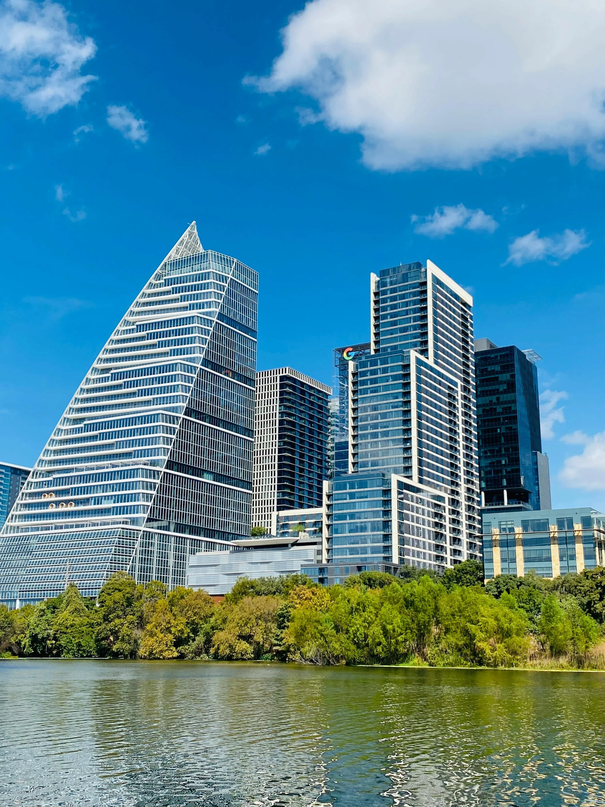 Downtown view of Austin Texas signaling full circle outcomes with 360 executive leadership coaching services.