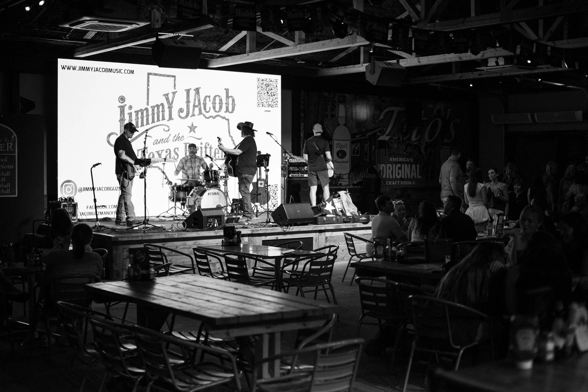 Full band performing at The Gin - Prosper, TX. Photo Credit: Kaylah Jayde Photography - IG @KaylahJaydePhoto