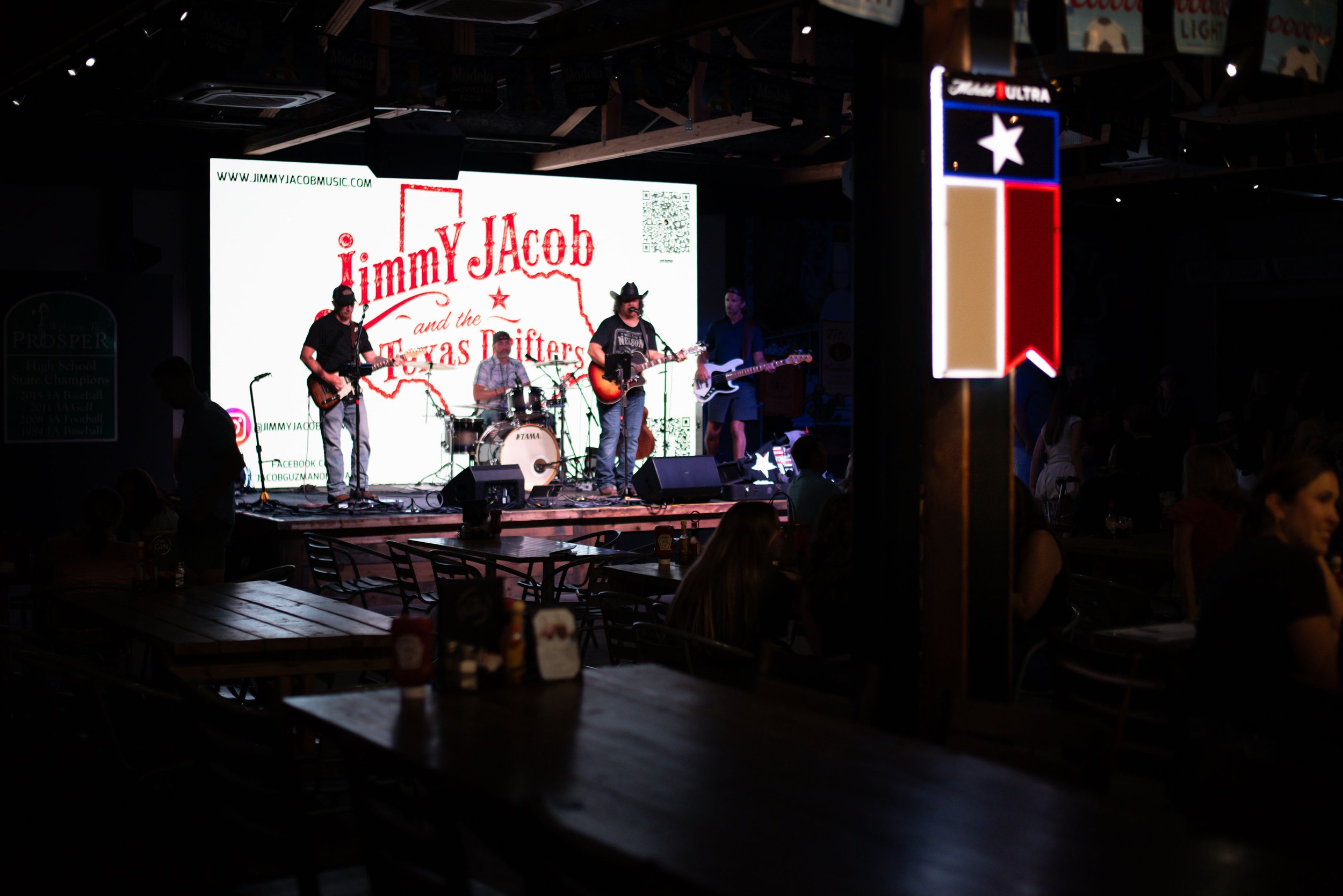 Full band performing at The Gin - Prosper, TX. Photo Credit: Kaylah Jayde Photography - IG @KaylahJaydePhoto
