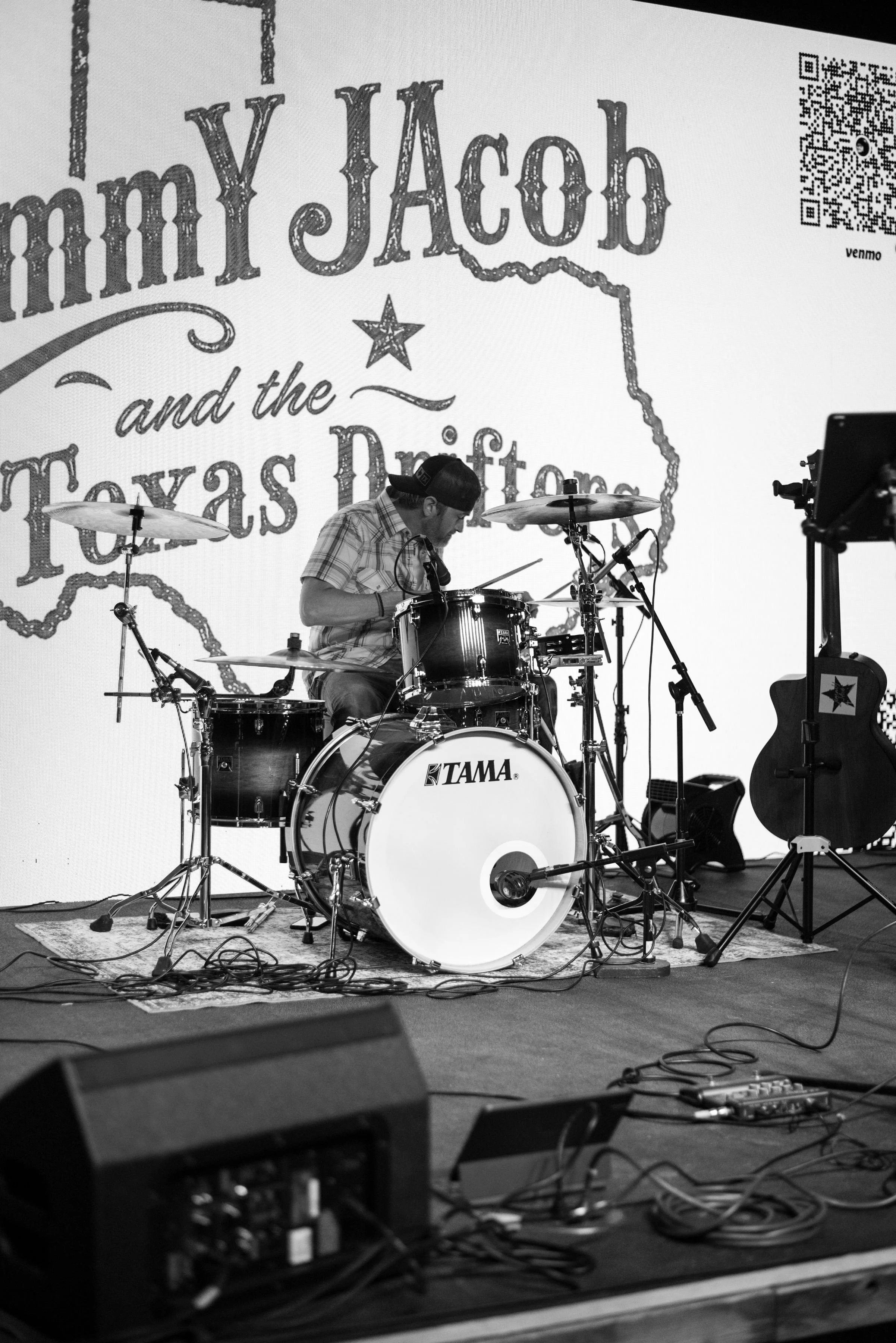Full band performing at The Gin - Prosper, TX. Photo Credit: Kaylah Jayde Photography - IG @KaylahJaydePhoto
