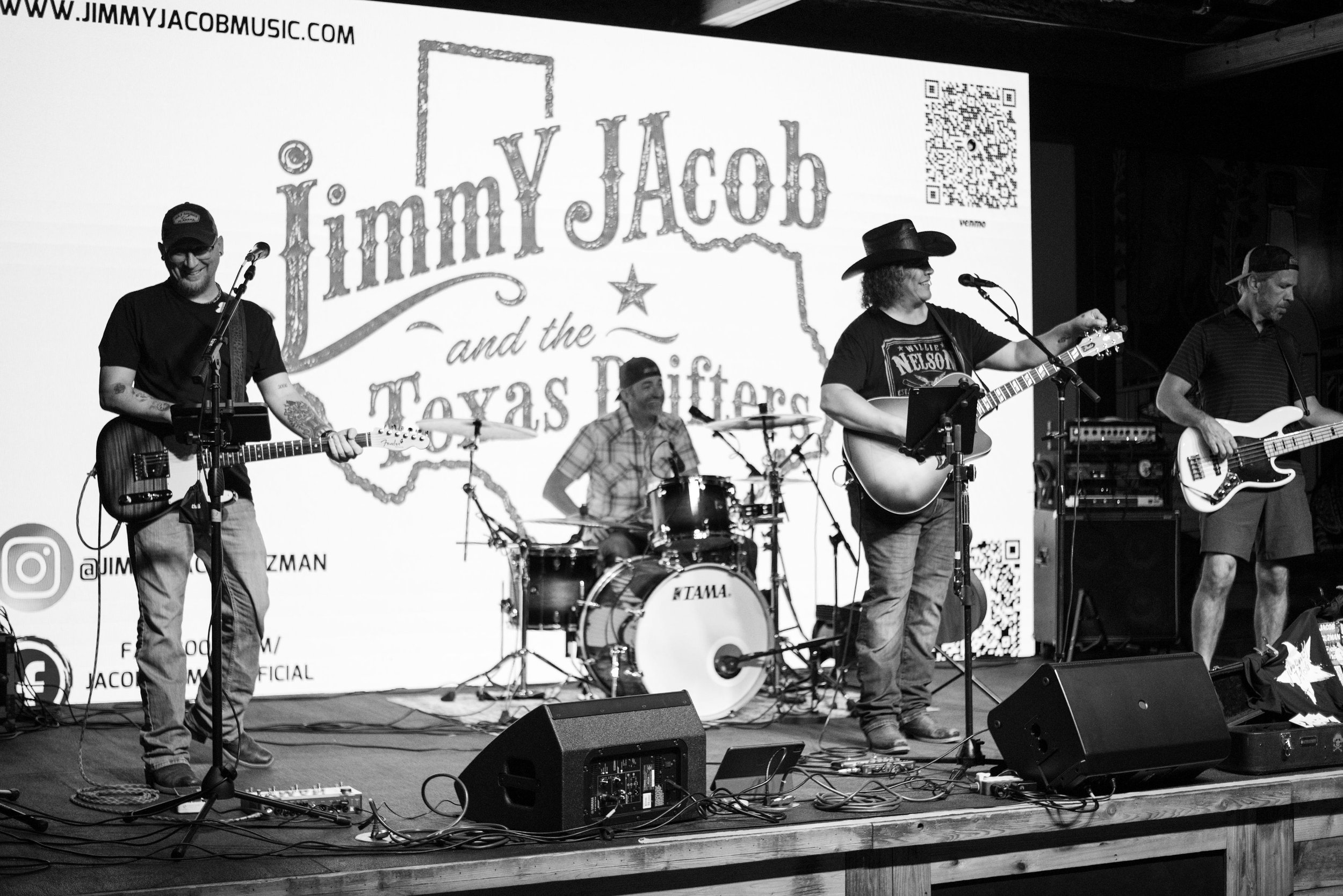 Full band performing at The Gin - Prosper, TX. Photo Credit: Kaylah Jayde Photography - IG @KaylahJaydePhoto