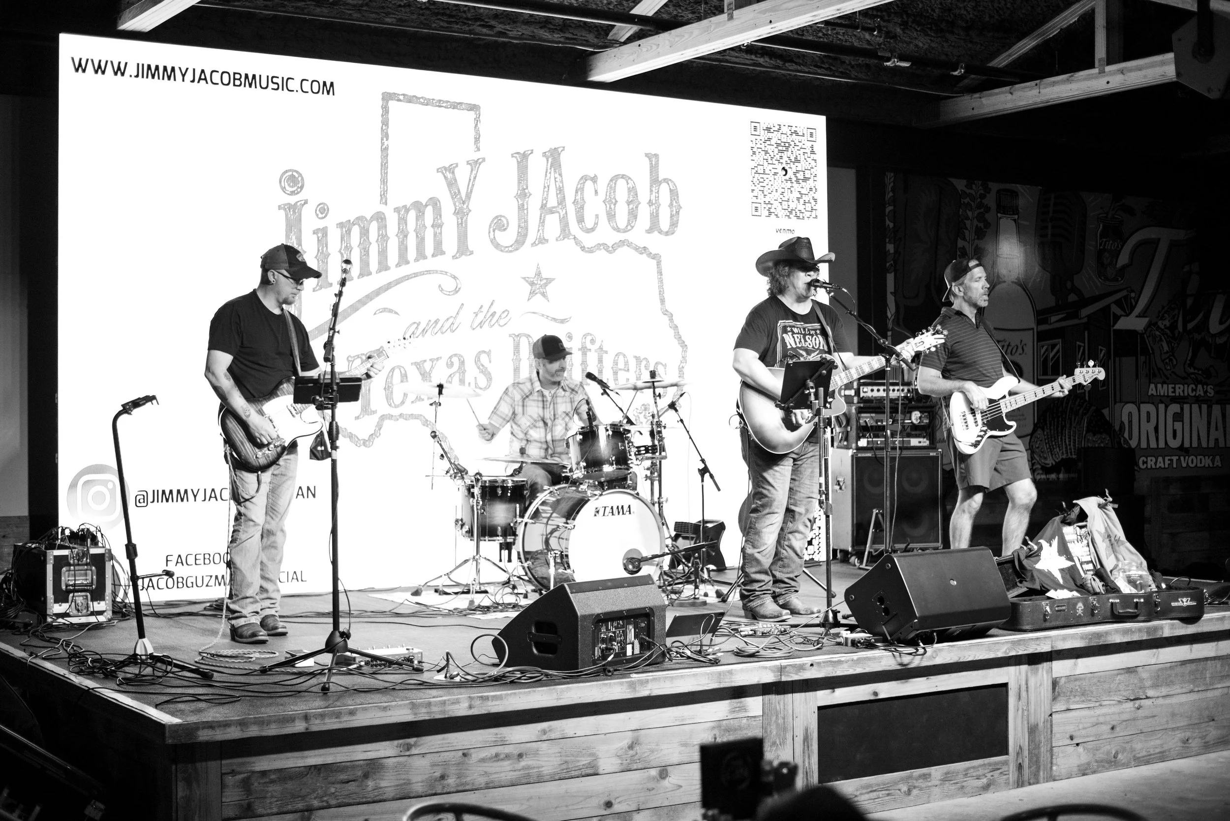 Full band performing at The Gin - Prosper, TX. Photo Credit: Kaylah Jayde Photography - IG @KaylahJaydePhoto