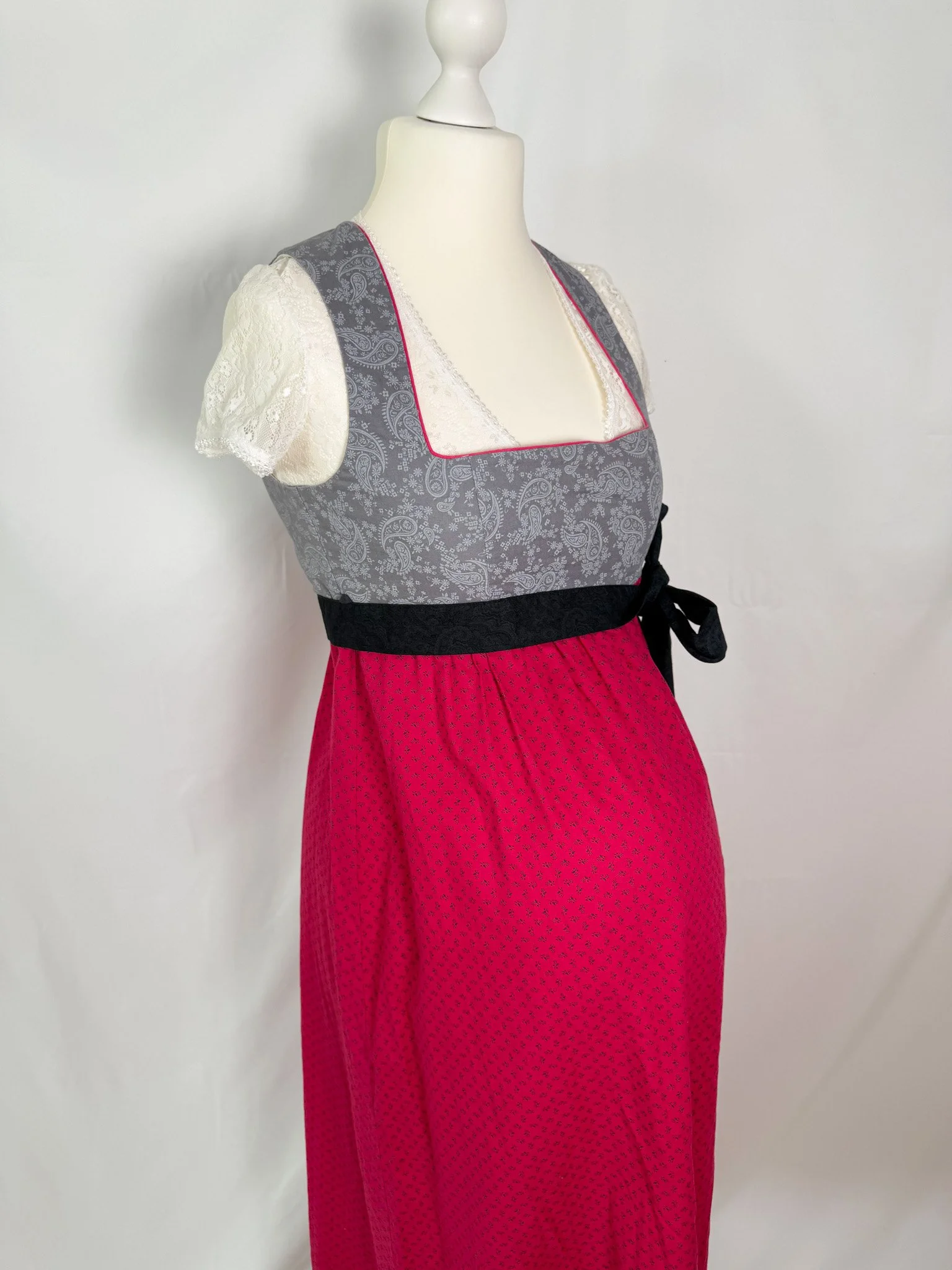 grau pinker Rock (1).jpg