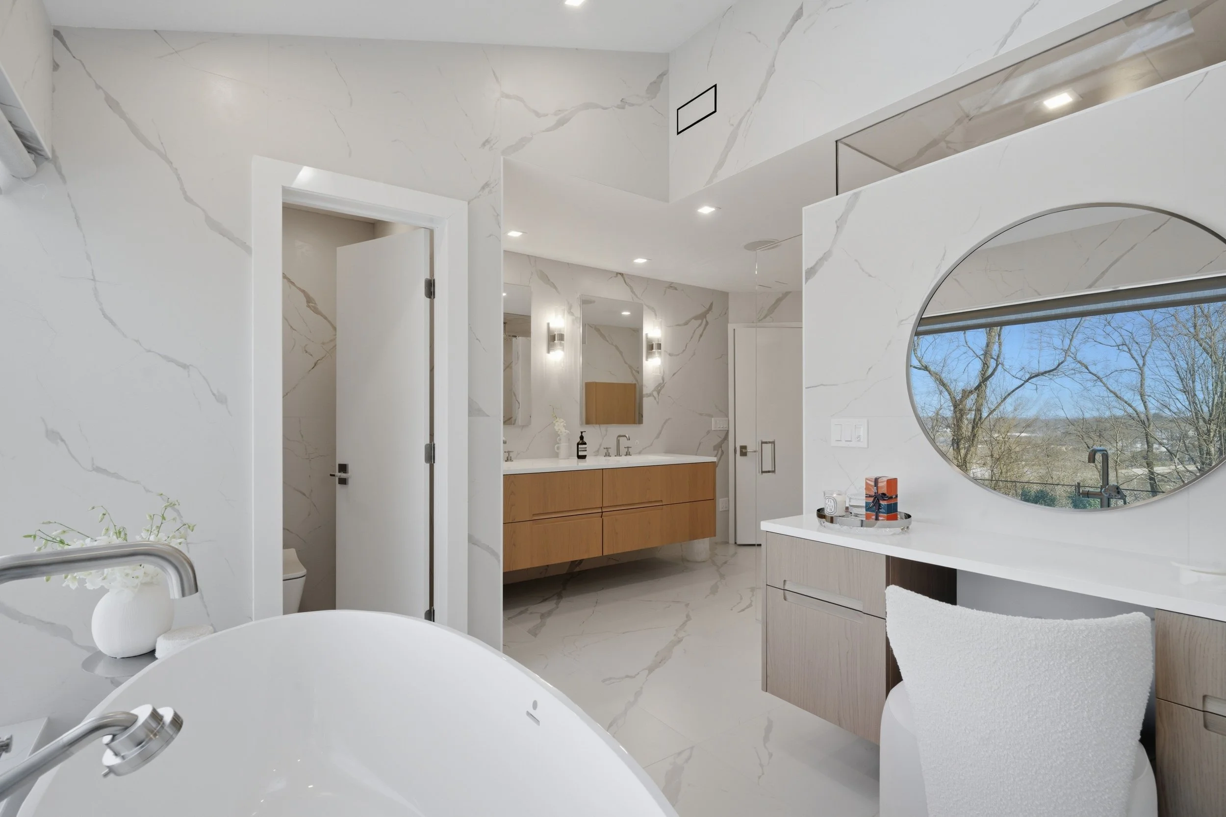Luxury Master Bath Design with Make-Up Table 