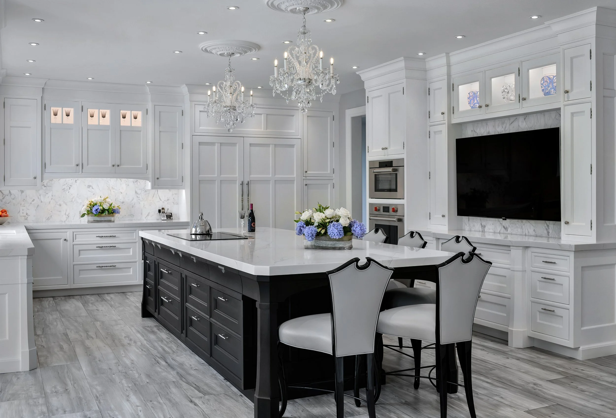 Oyster Bay Cove Luxury Traditional Kitchen
