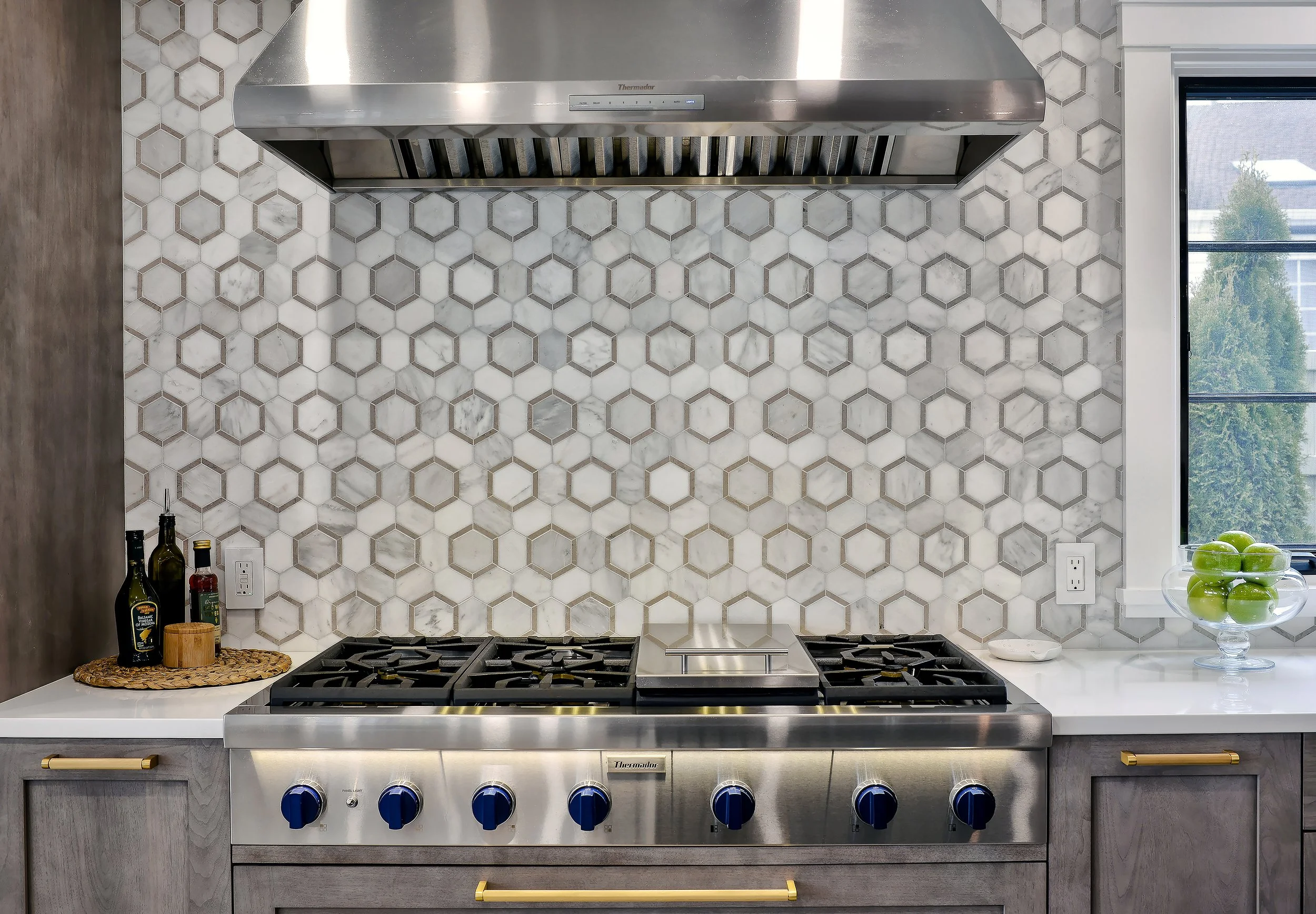 Marble Backsplash in Rutt Luxury Kitchen Design 