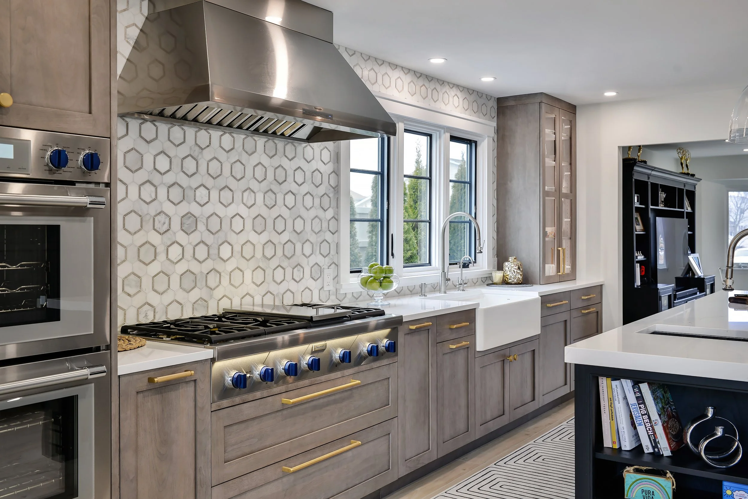 Open Concept Rutt Kitchen Design Long Island, NY  with Thermador Rangetop and Hood 
