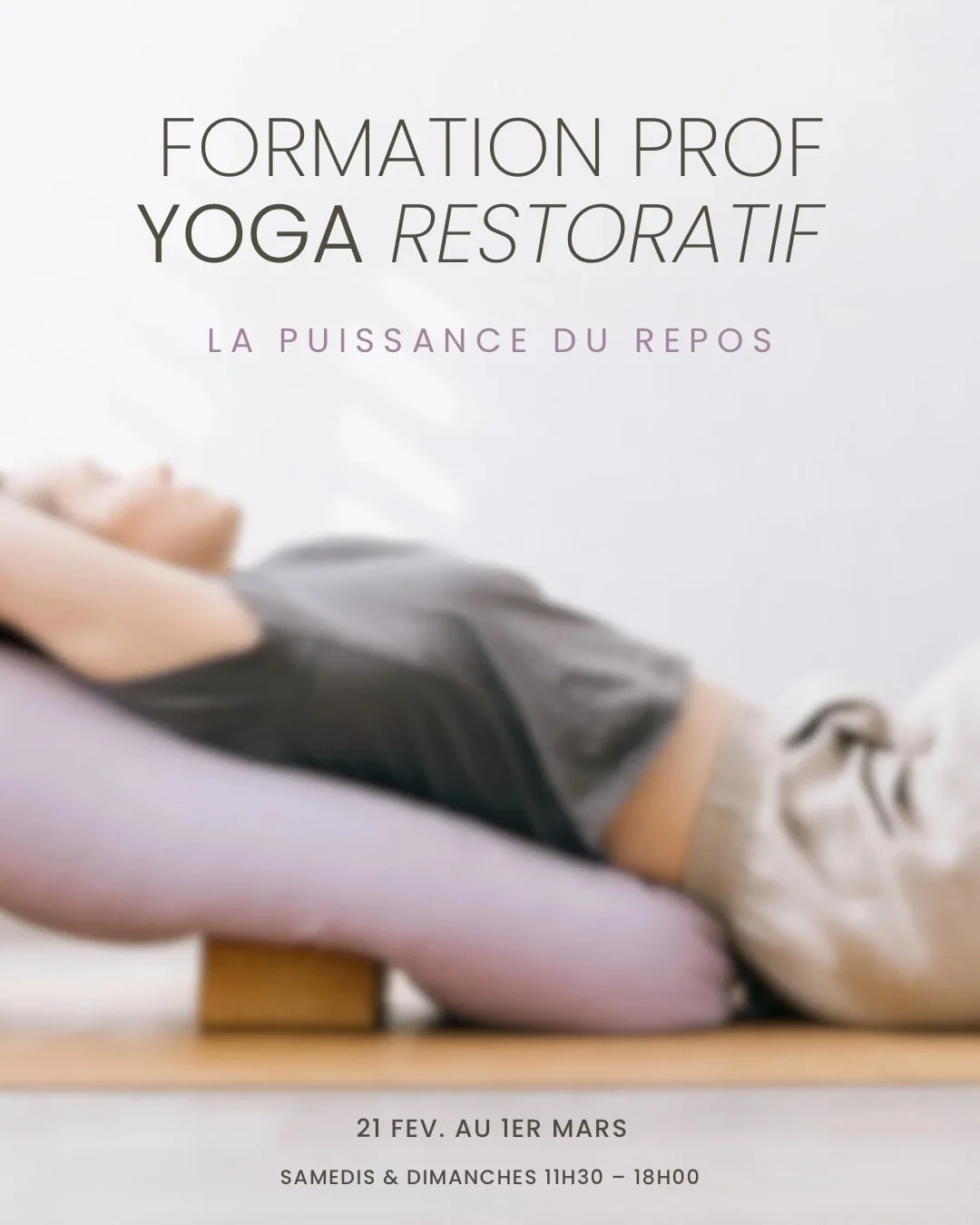 🌙 Formation de Yoga Restoratif
Parce que le repos n&rsquo;est pas un luxe &mdash; c&rsquo;est un super-pouvoir.
Dans un monde qui nous demande sans cesse d&rsquo;aller plus vite, d&rsquo;en faire toujours plus, le yoga restauratif propose quelque ch