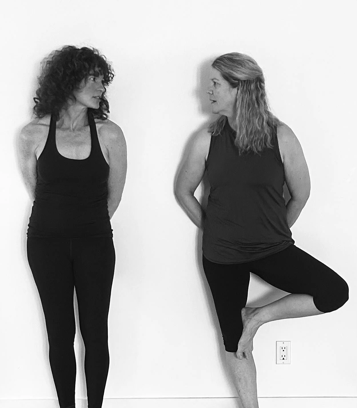 Rencontrez nos merveilleuses instructrices pour la formation professorale Asanas avanc&eacute;s et anatomie appliqu&eacute;e : Carole et Tanya. Elles sauront vous montrer la voie pour rendre n'importe quelle posture accessible✨
R&eacute;servez votre 