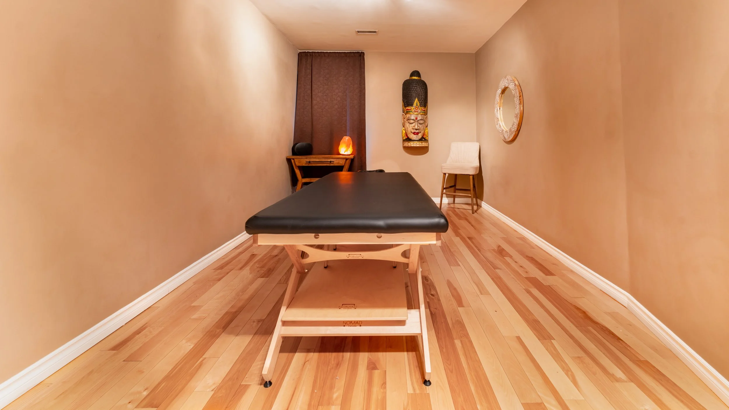 Massage Room at Vibrations Om - Pointe-Claire