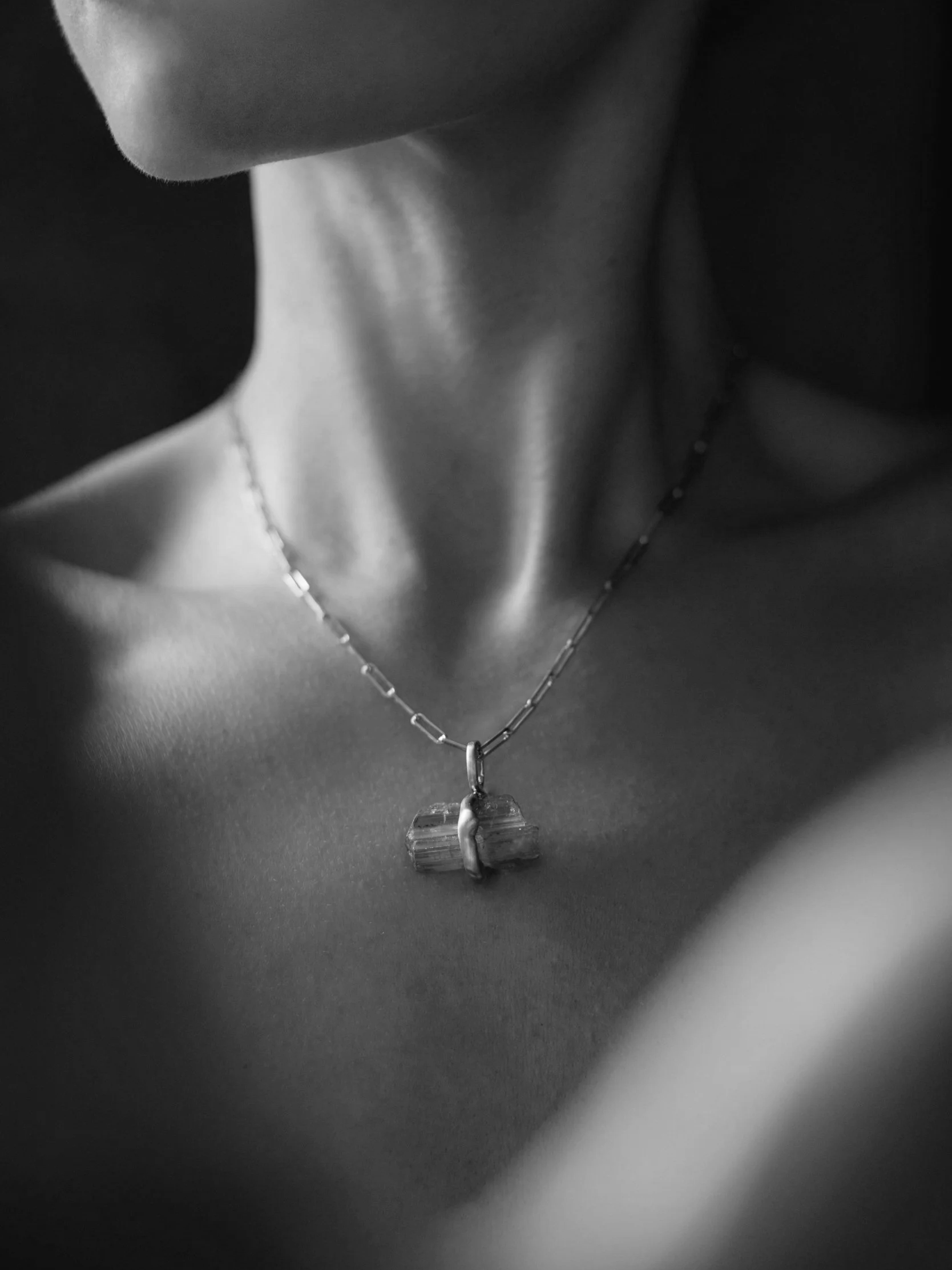 Tanzanite necklace 18K