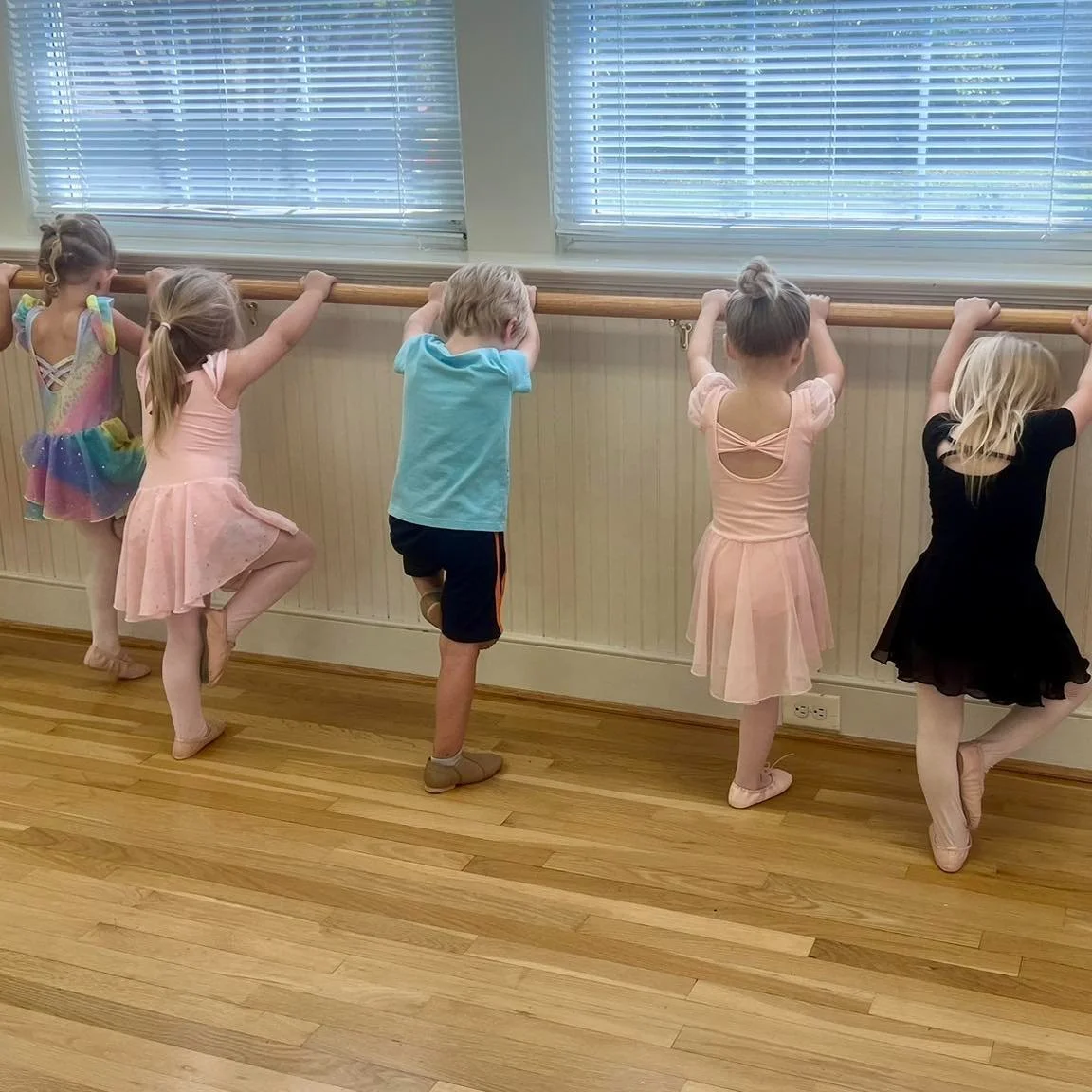 Here&rsquo;s what&rsquo;s coming up this week at The Montpelier Center!

We have a full week ahead with dance class, Mini Book making, Boots &amp; Pearls Line Dancing, a Country School Quilters meeting, and our Self Defense class continuing for regis