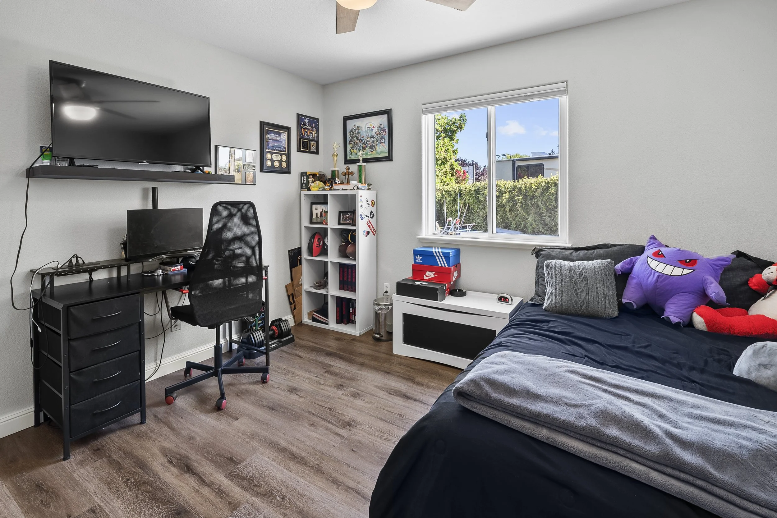 Bedroom 3 #2 (3).jpg