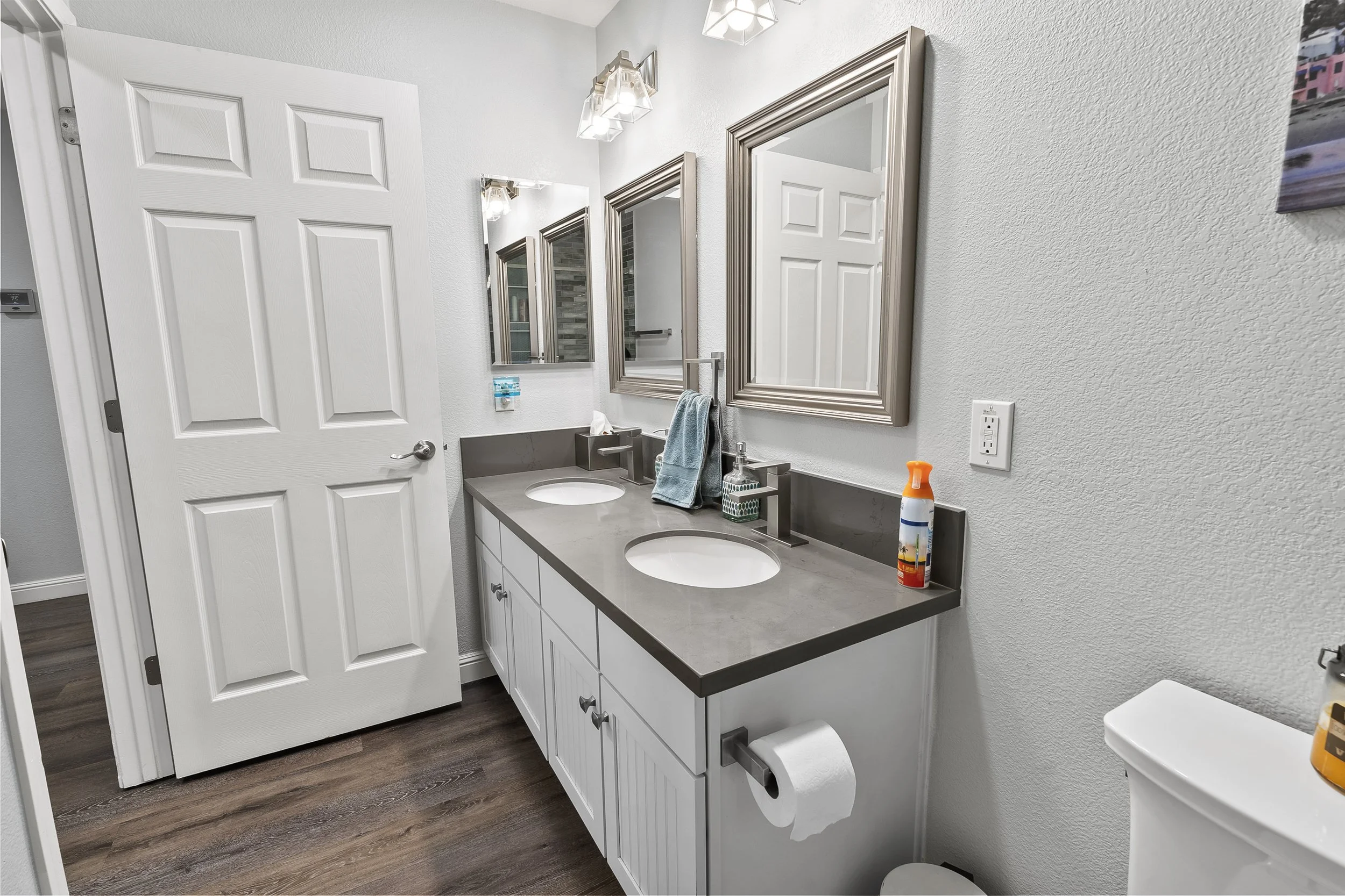 Bathroom 2 (3).jpg
