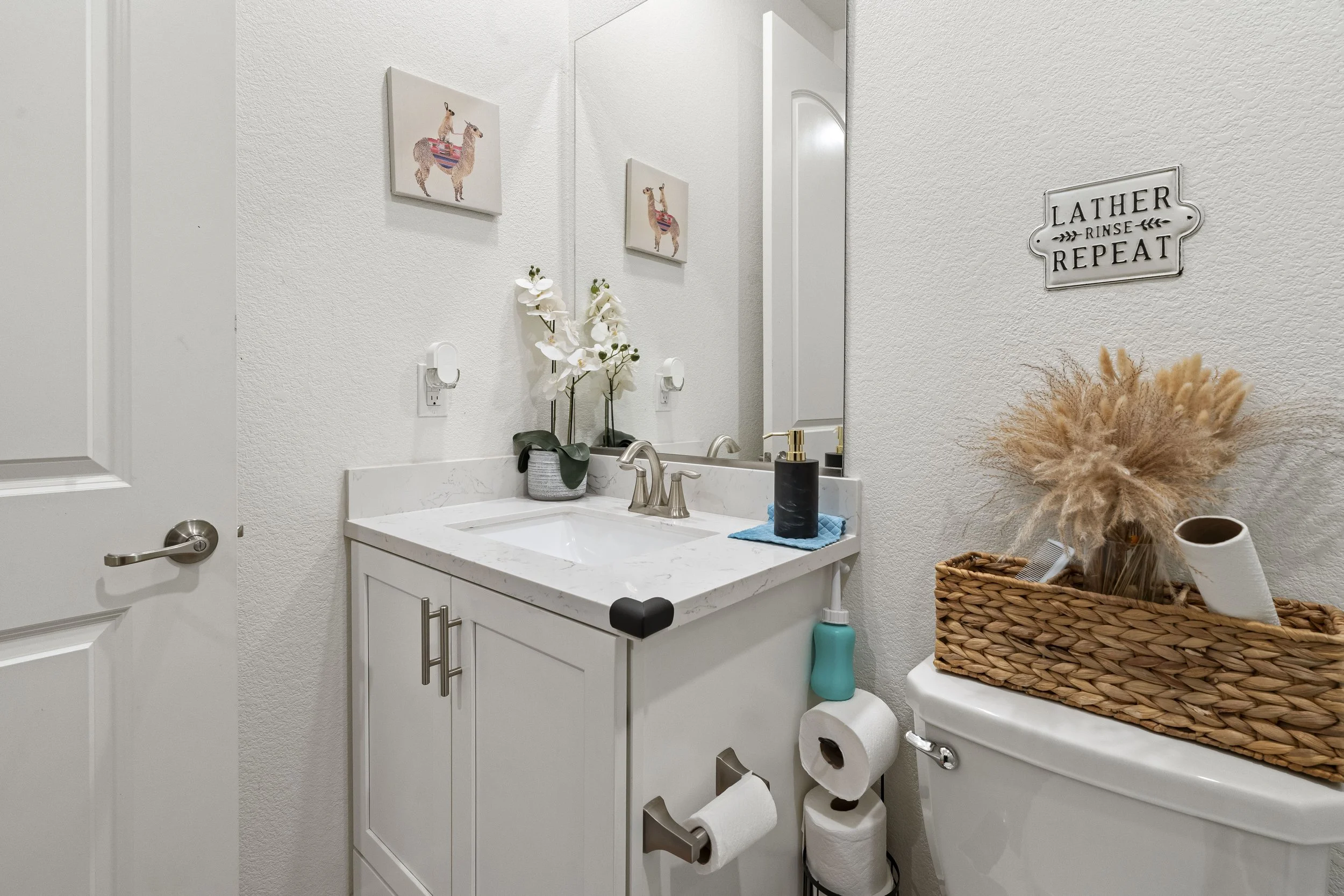 Guest Bathroom 1 (1).jpg