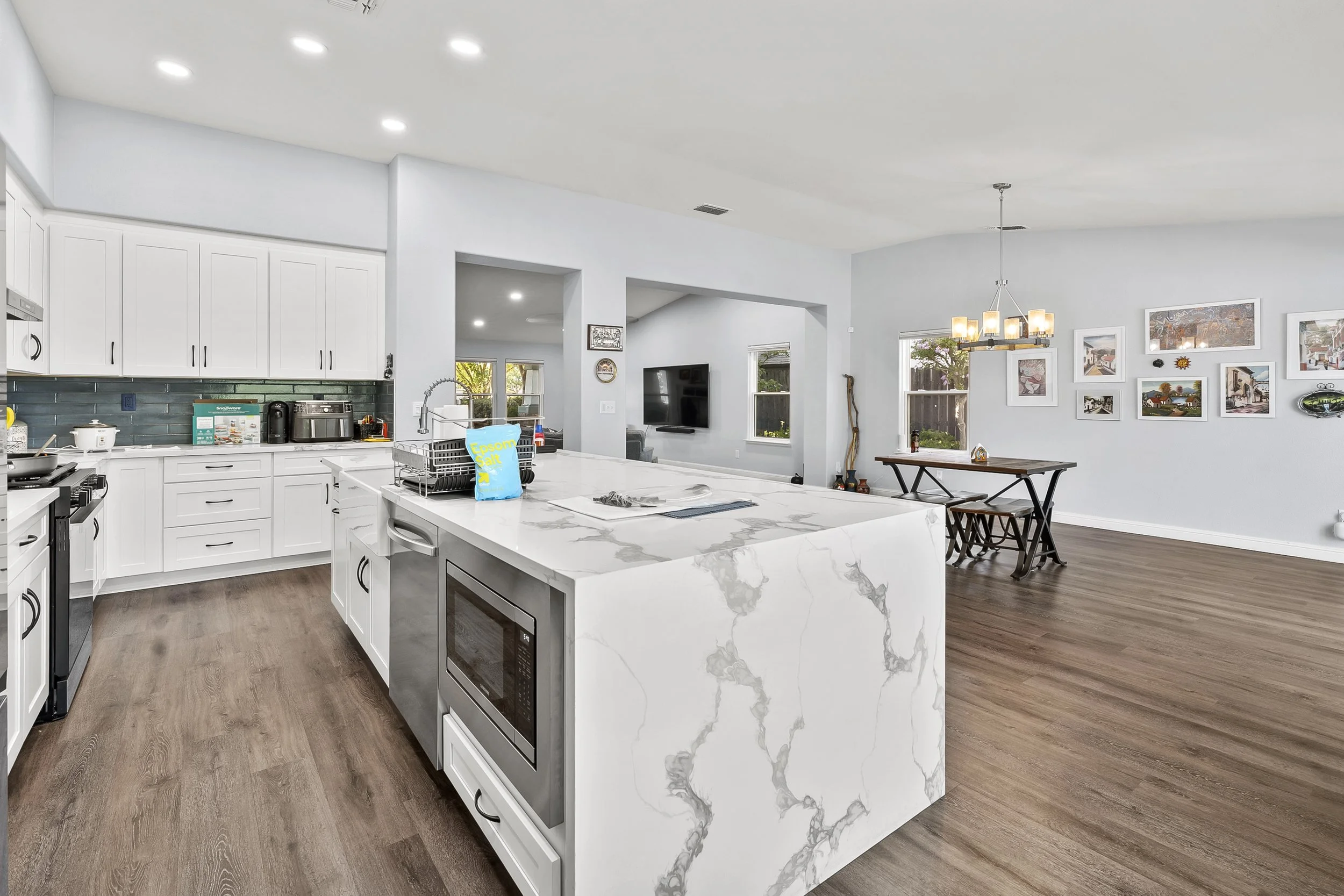 Kitchen 4 (3).jpg
