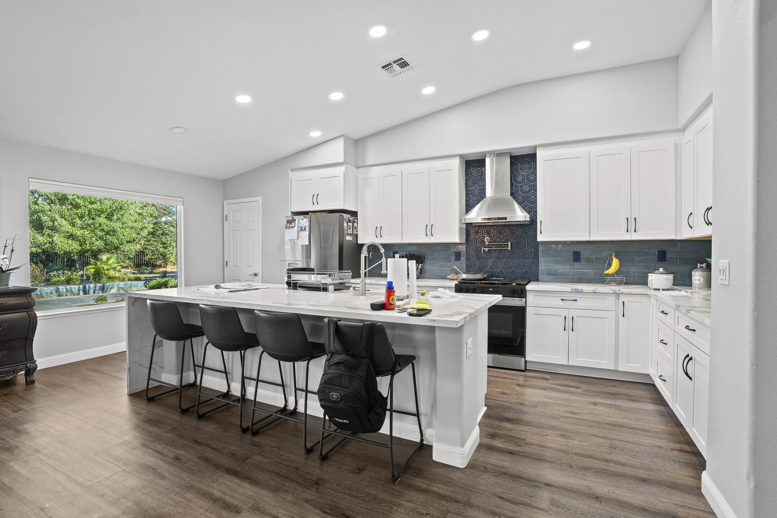Kitchen 2.jpg