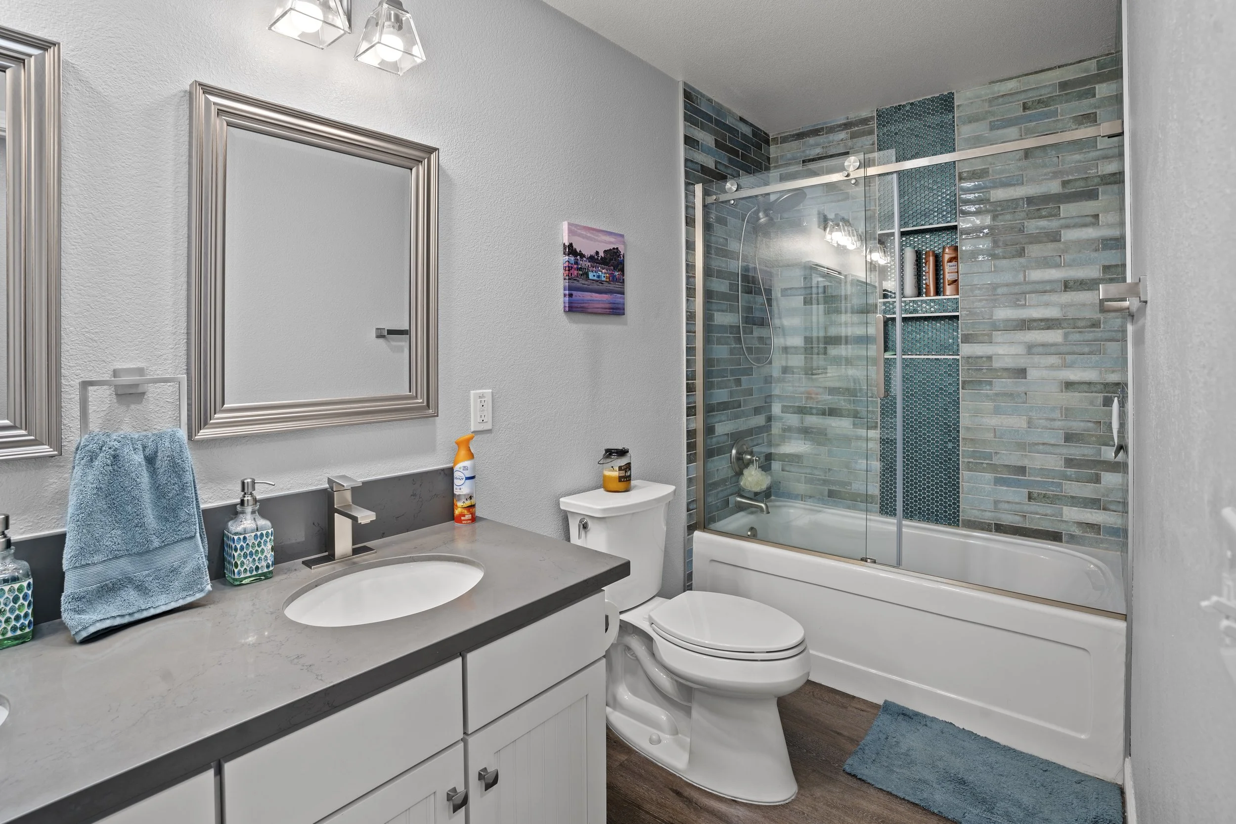 Bathroom 1.jpg
