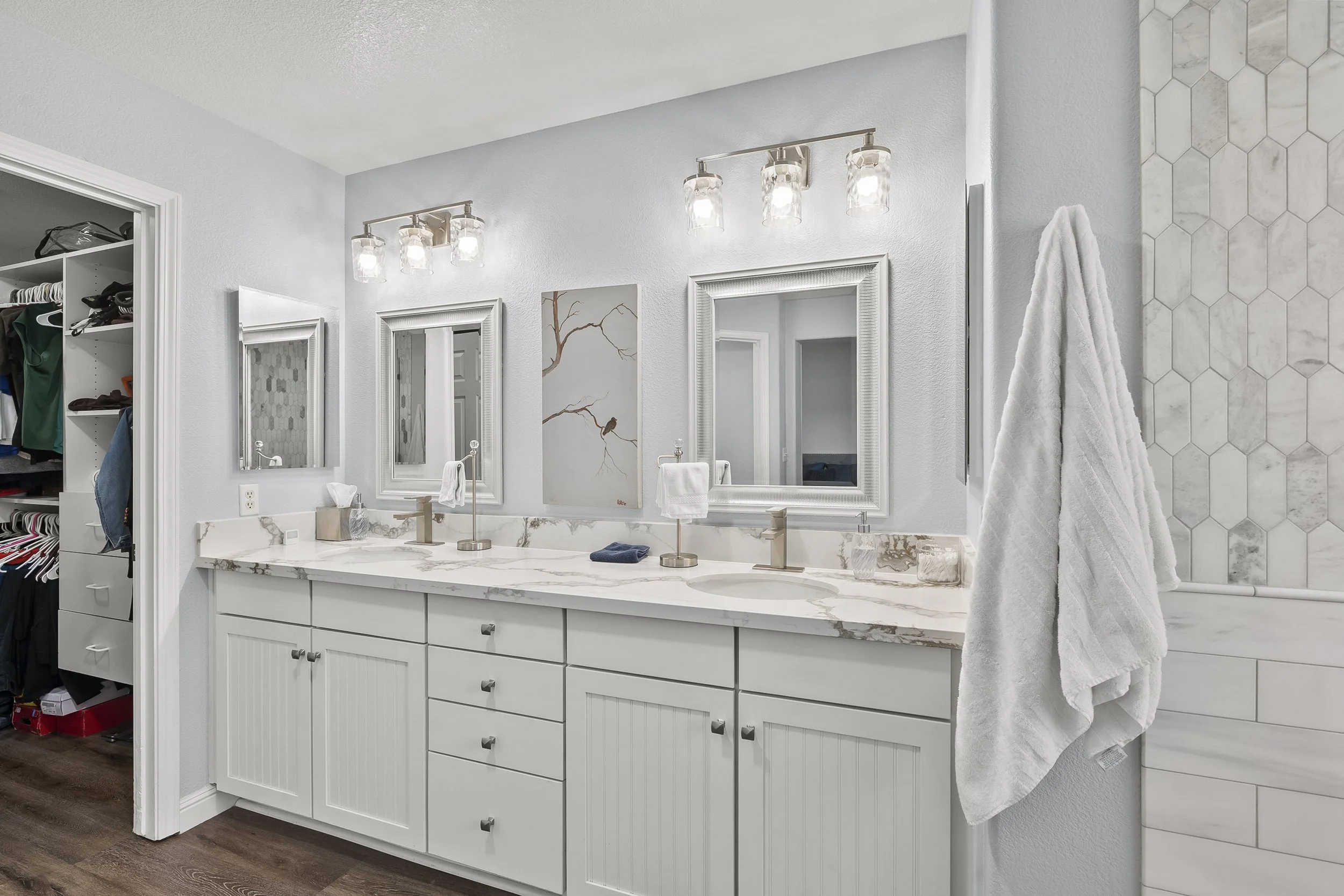 Primary Bathroom 6 (4).jpg