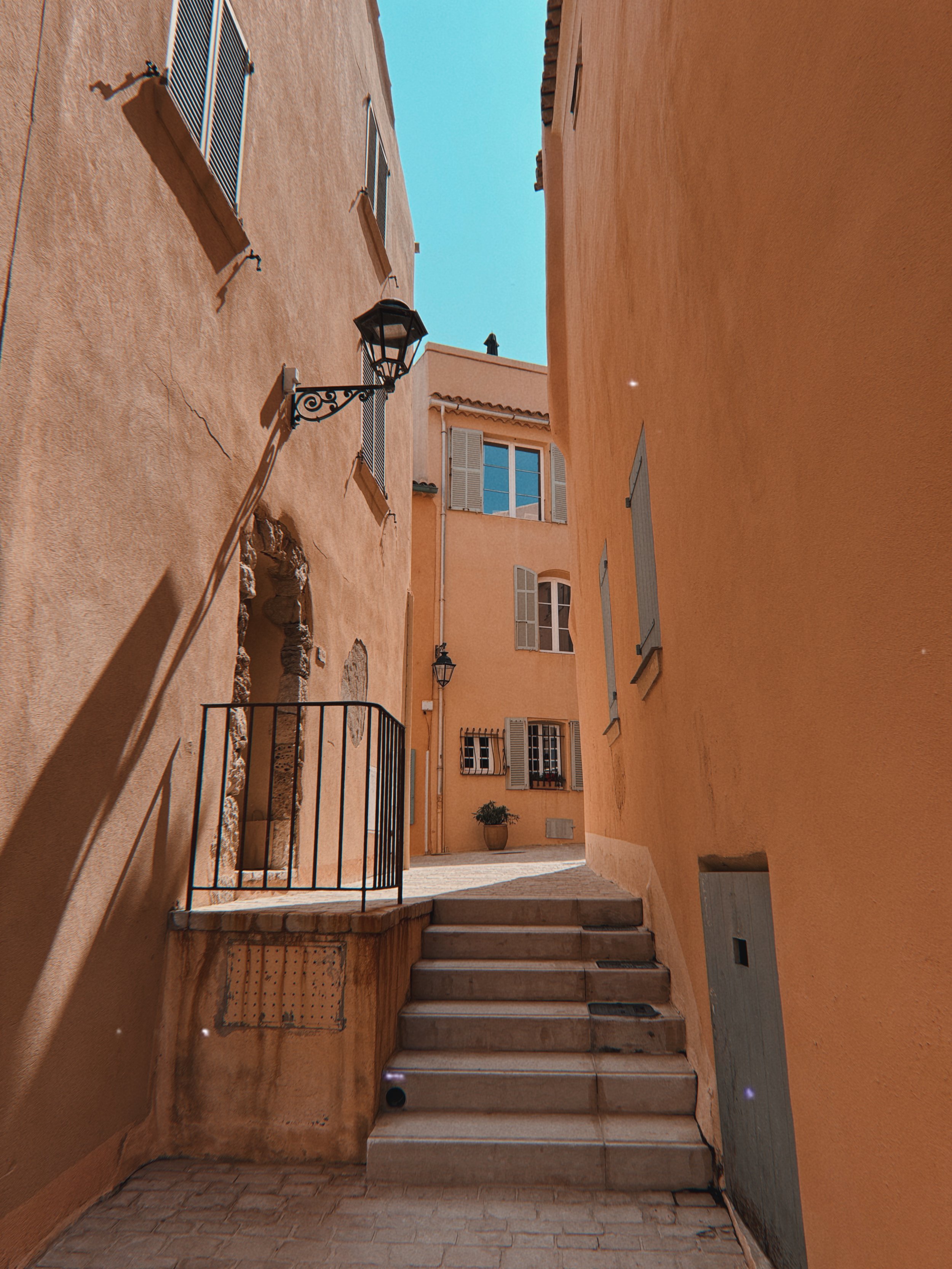 RUE SIENNE.jpeg