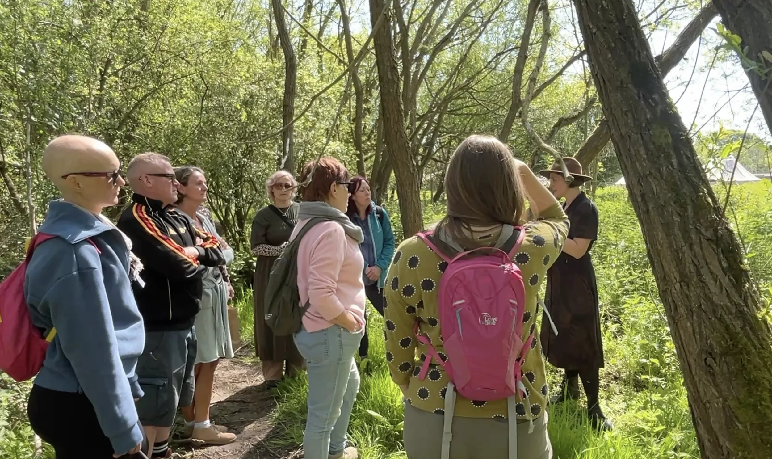 enwild retreat walk and forage.webp