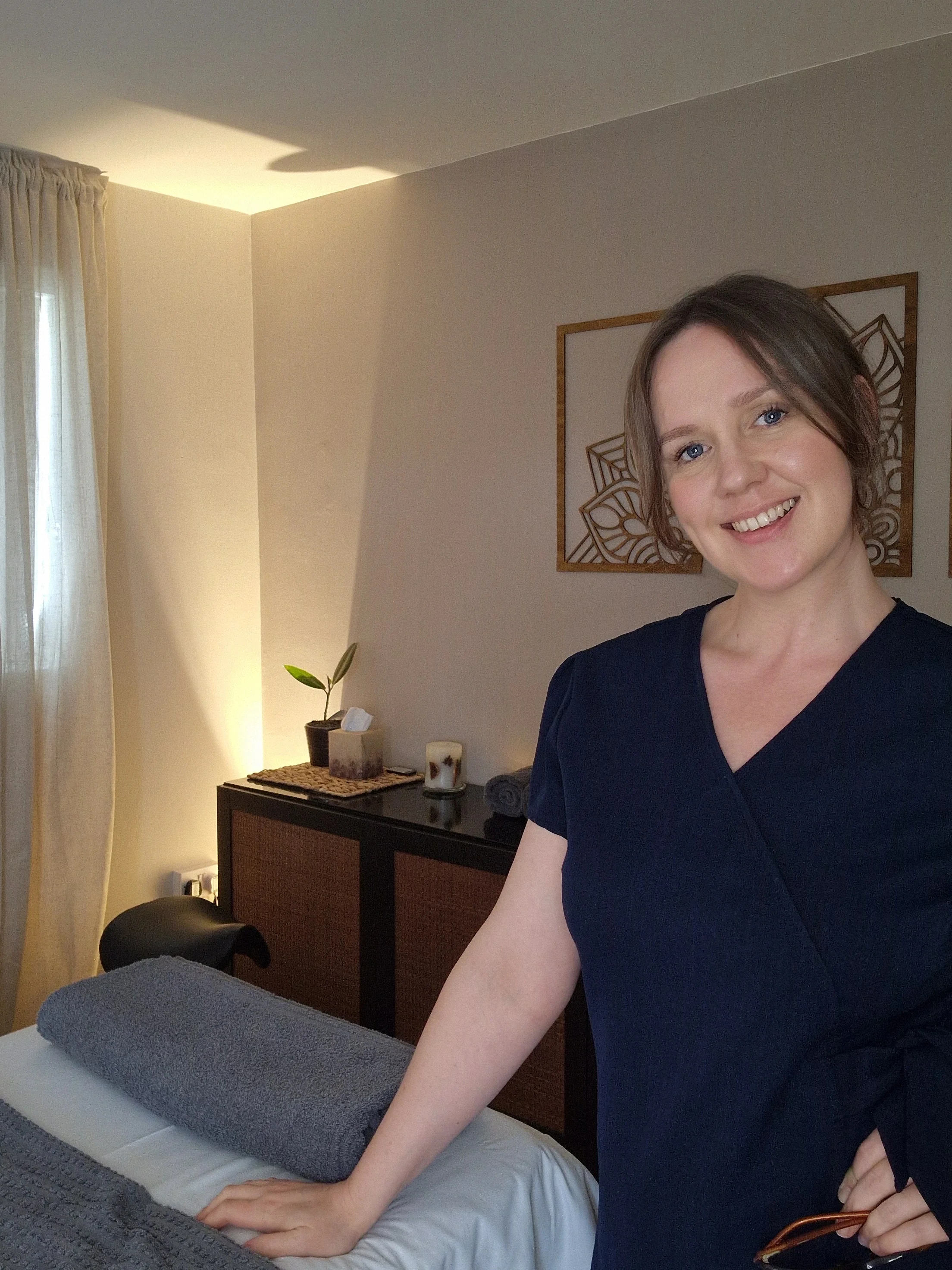 60 min Bespoke treatment - Gentle flow massage, Deep Tissue or Reiki (Daniella)