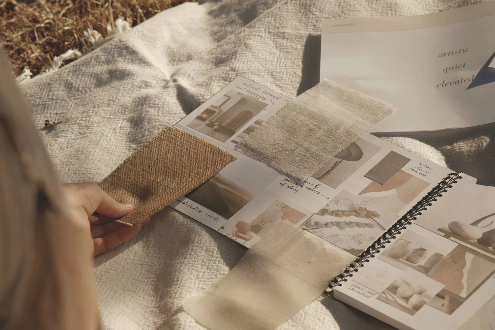 Maria Höfflin is creating a tangible moodboard using the principles of the seasonal brand personality.