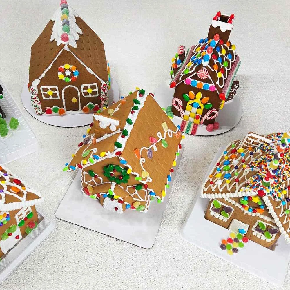 Gingerbread house 2.jpg
