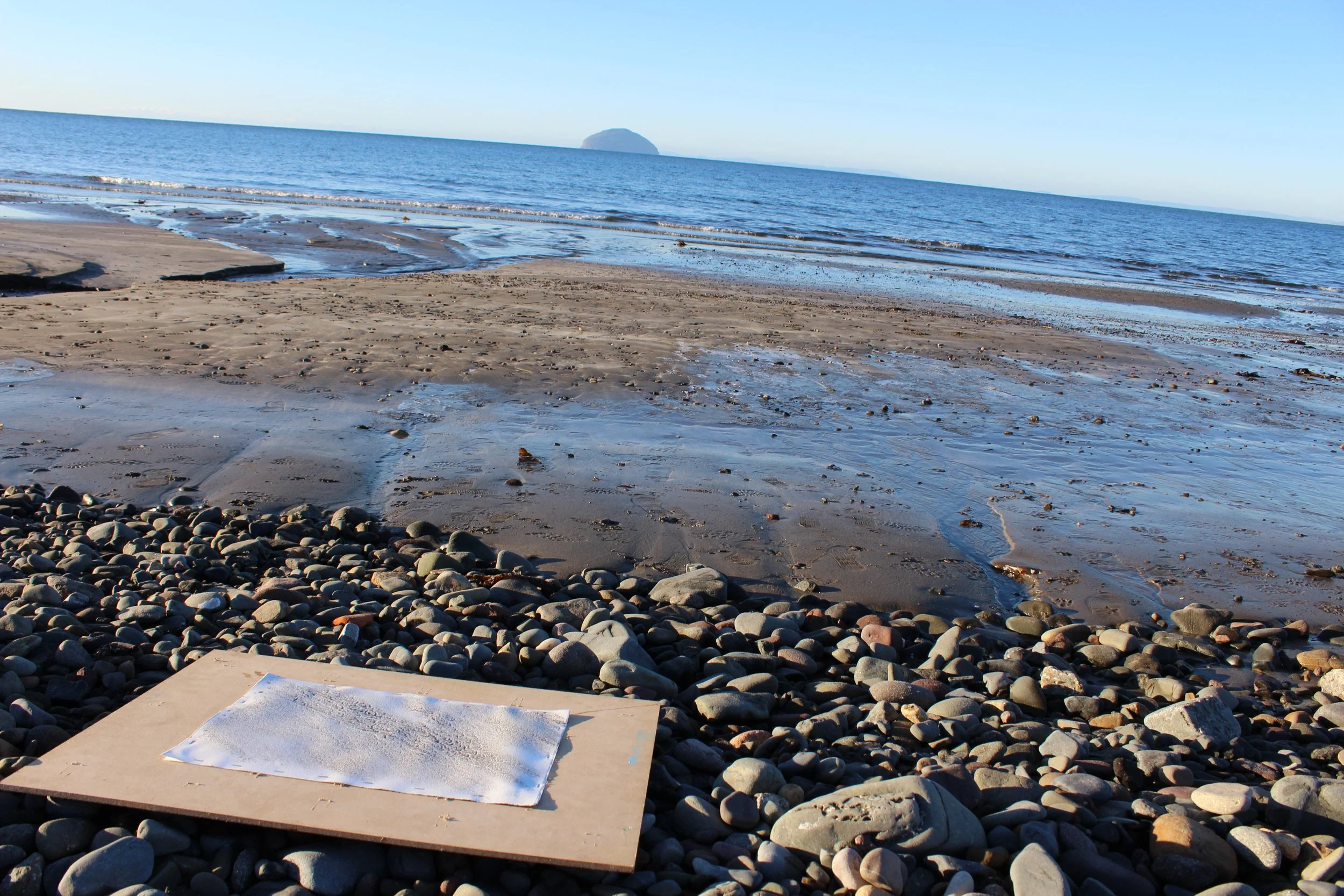 01 Stretching Paper in Sea - Girvan Beach Dec 202530.JPG