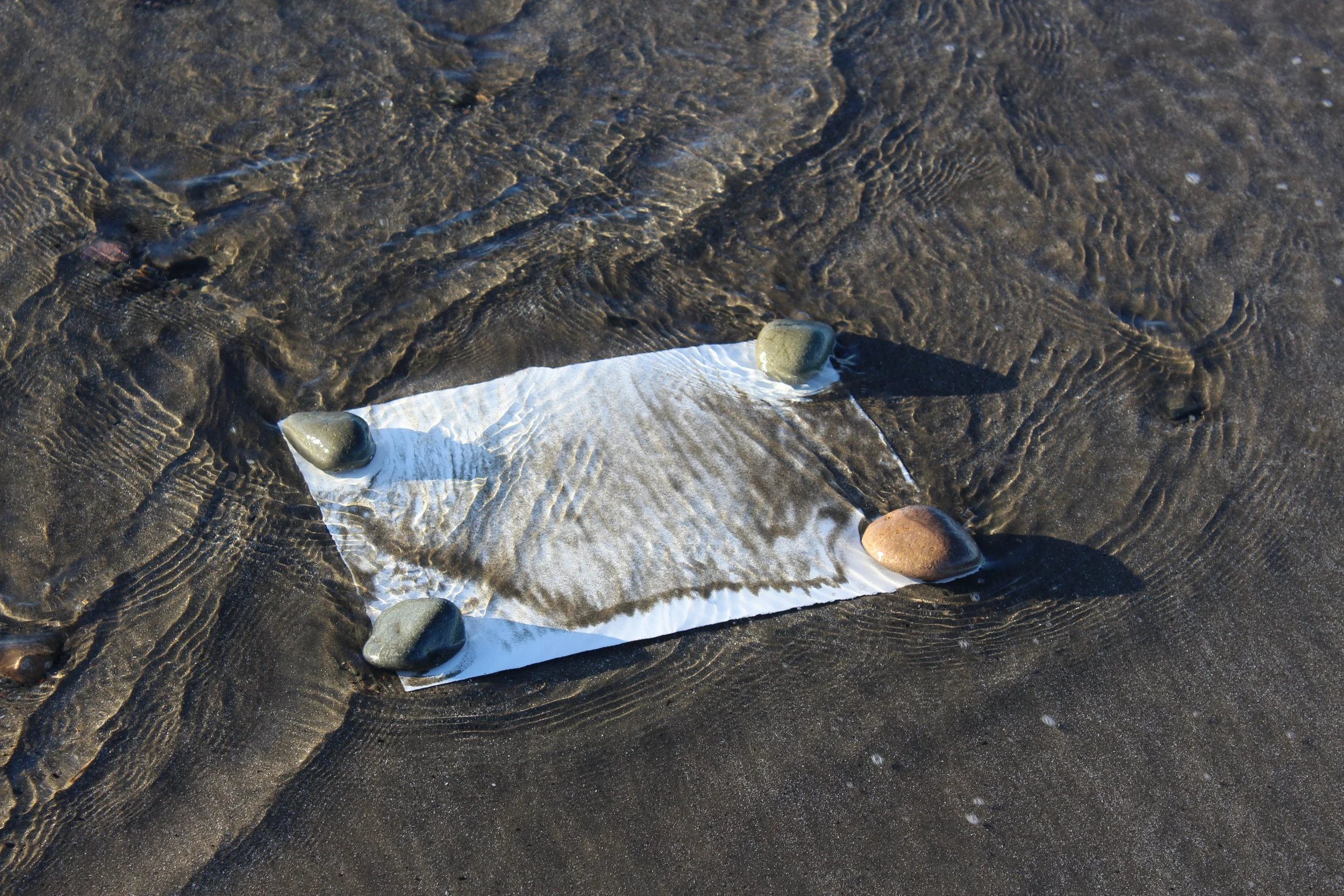 01 Stretching Paper in Sea - Girvan Beach Dec 20256.JPG