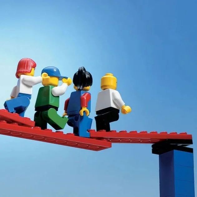 LEGO® Serious Play® – Ein Werkzeug für Projektleiter:innen, Lehrpersonen und andere Katalysatoren