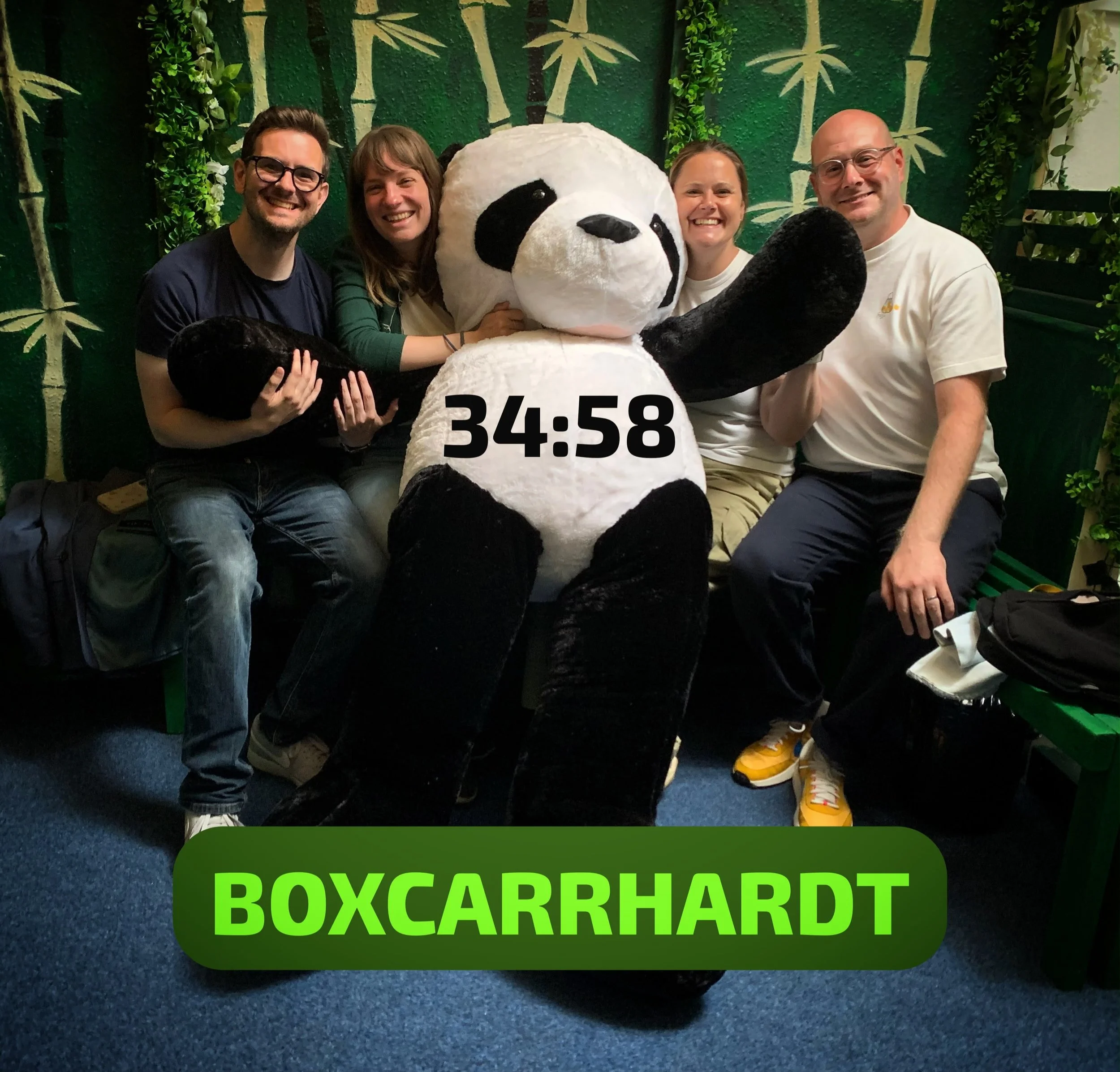Celebrating a birthday here at Just In Tyne Escape&hellip; meet BOXCARRHARDT&hellip;
They conquered The Chain Lock Challenge - unlocking ALL 30 puzzles and earning their &pound;40 back..! Then they ventured upstairs to take on &lsquo;A Brief Case&rsq
