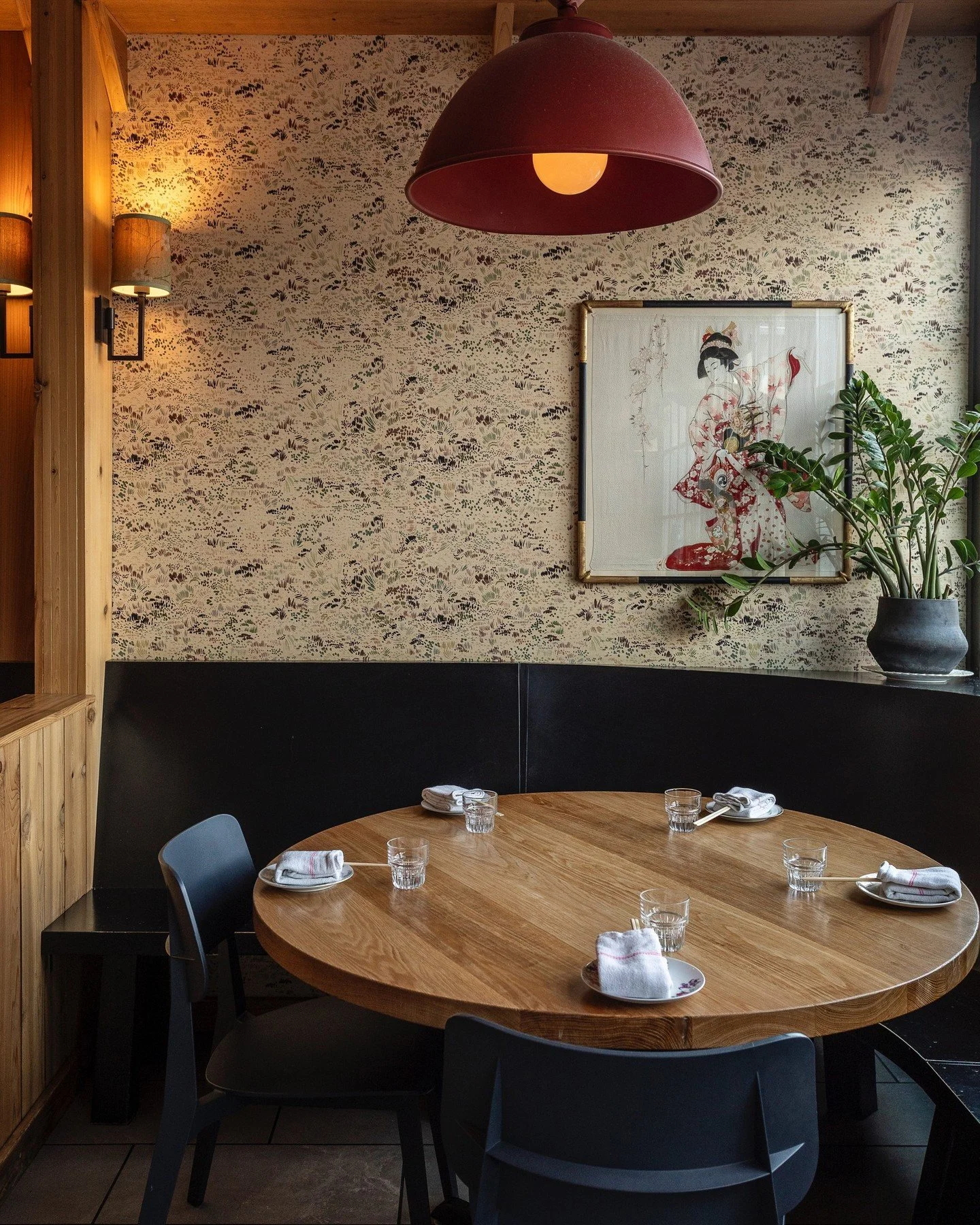 Our favorite view is from right here. A round table, good company, and the whole room within reach.

Get ahead of your week and lock in your plans &mdash; book your table with us now (link in bio)!