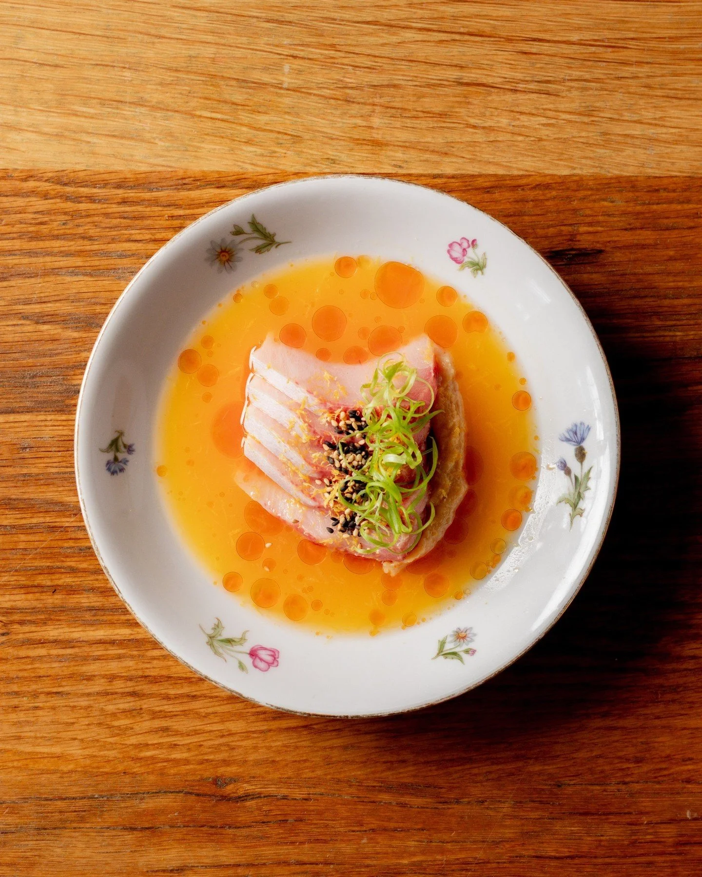 A slice of peace with a spark underneath. 💥 

HAMACHI // saikyo miso, citrus kosho, sesame