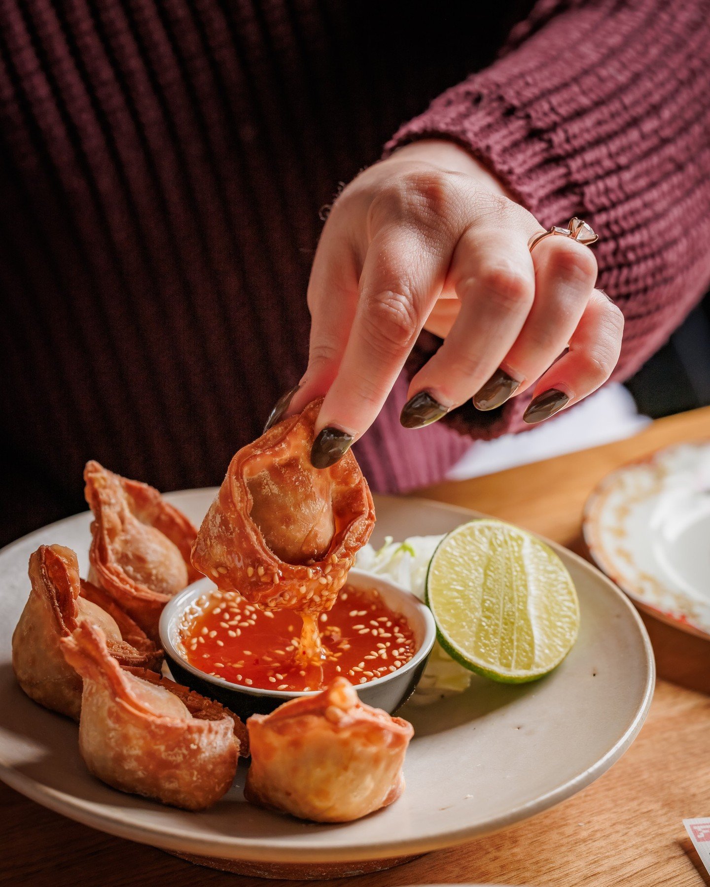 This is not a fair question, but&hellip;
rangoons or tofu pockets?

💥 PEEKYTOE CRAB RANGOON (6) // sesame + ginger + kosho dressing.
💥 TOFU POCKETS (2) // kani, rice, yuzu tartar, pumpernickel.