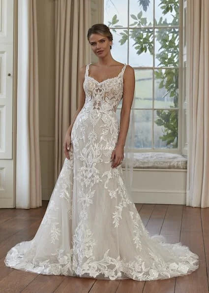 Seattle size 8 £1499
Free Alterations & /Accessories of £299