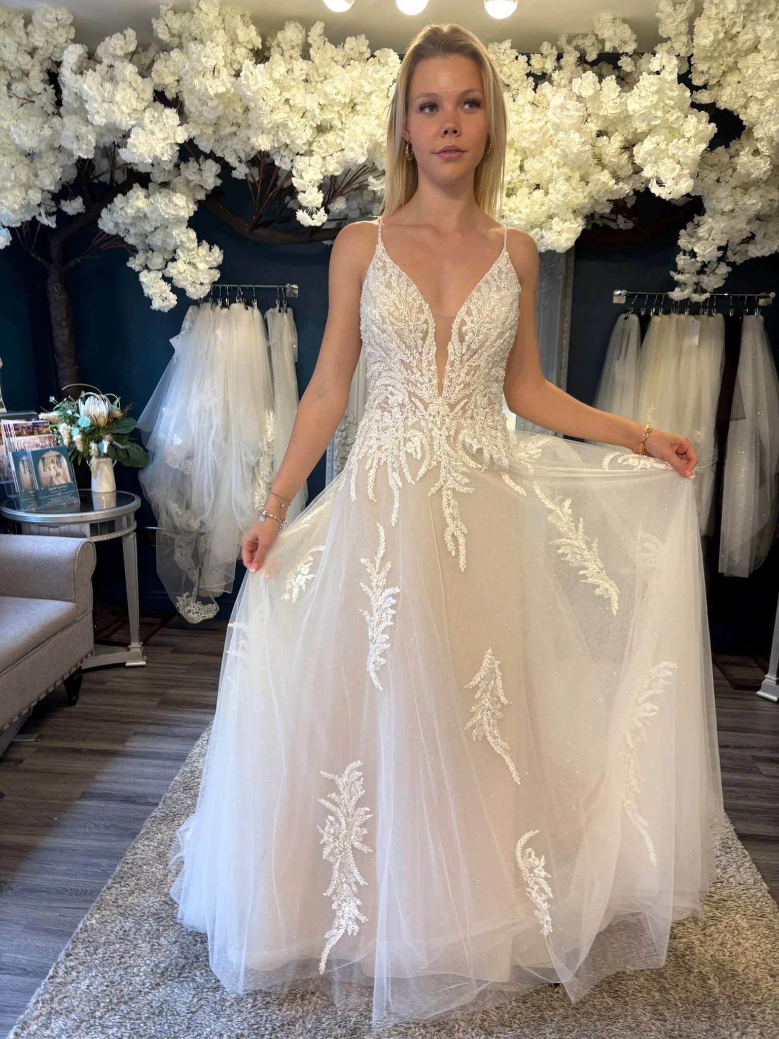 Chicago Size 14 £1499
Free Alterations & Accessories of £299